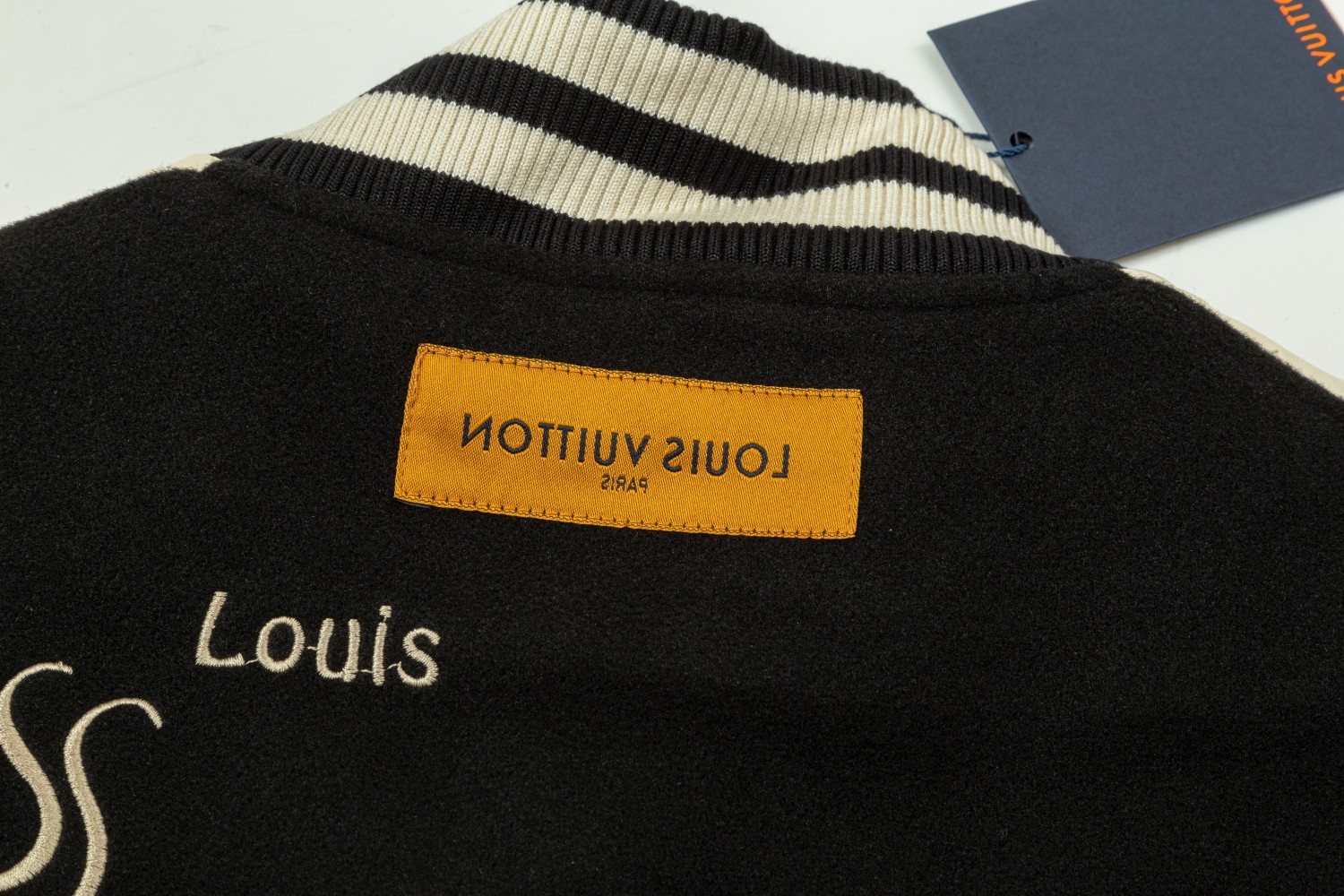 【LOUIS VUITTON  公式旗艦店】ルイヴィトン   ジャケット着 好評に付き再入荷！ 241216