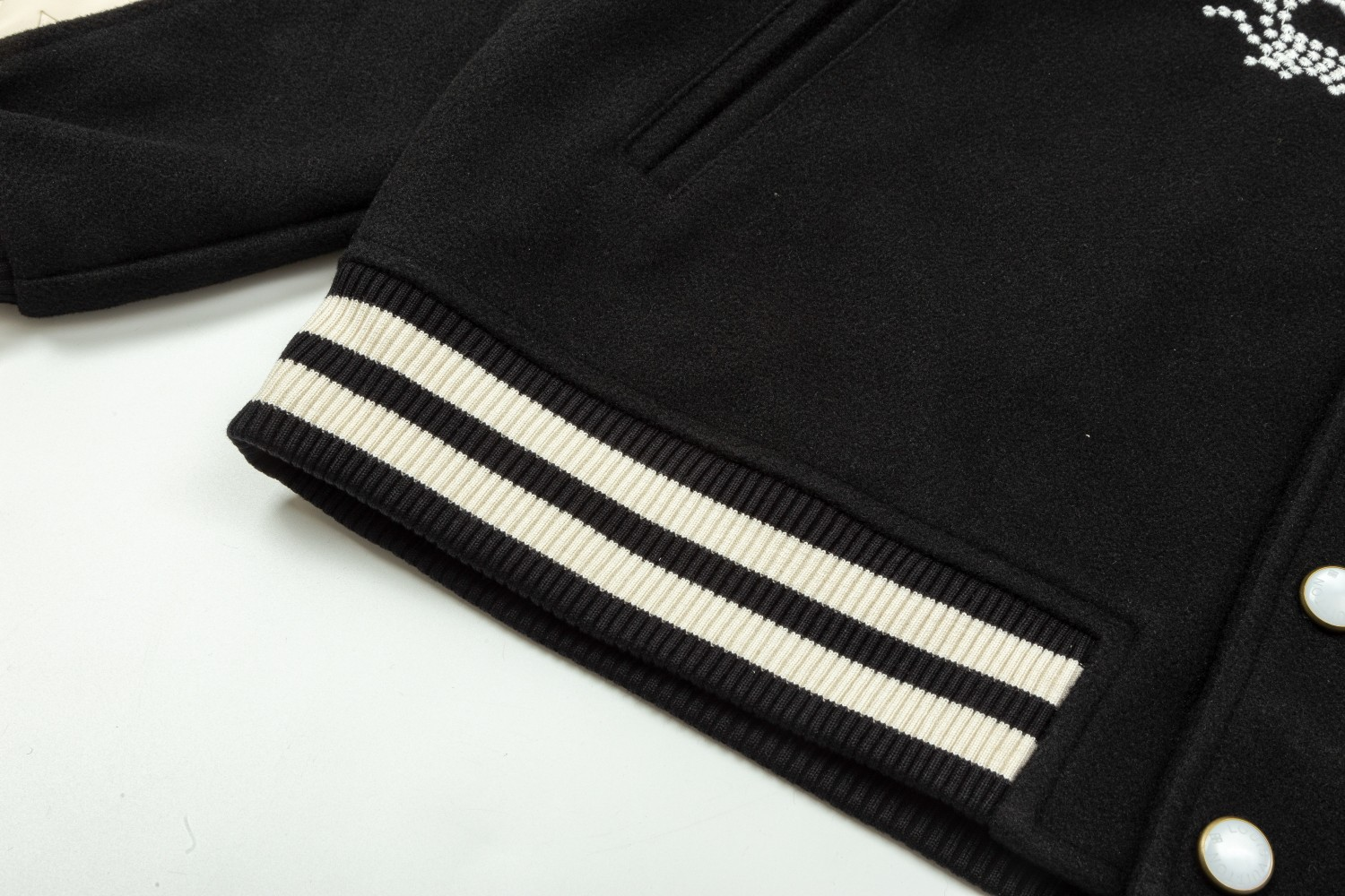 【LOUIS VUITTON  公式旗艦店】ルイヴィトン   ジャケット着 好評に付き再入荷！ 241216