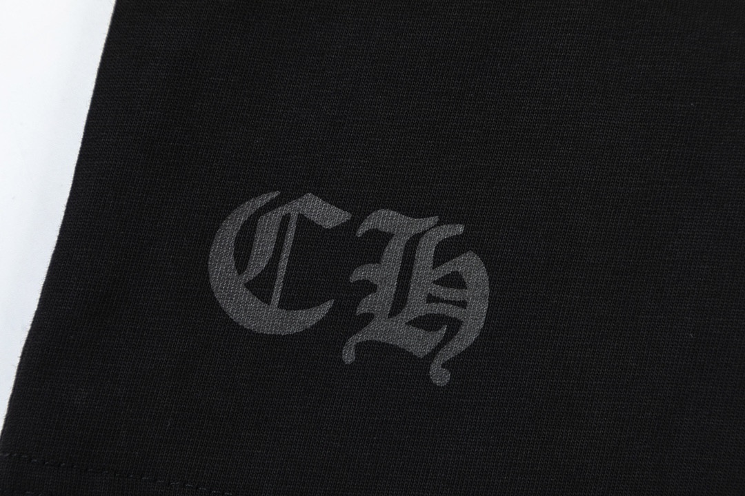 【CHROME HEARTS 公式旗艦店】クロムハーツ  丸首の衛衣  スウェットご好評に付き再入荷！241217