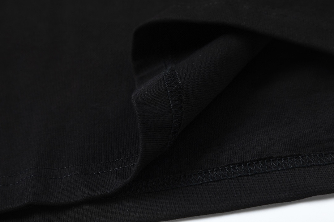 【CHROME HEARTS 公式旗艦店】クロムハーツ  丸首の衛衣  スウェットご好評に付き再入荷！241217