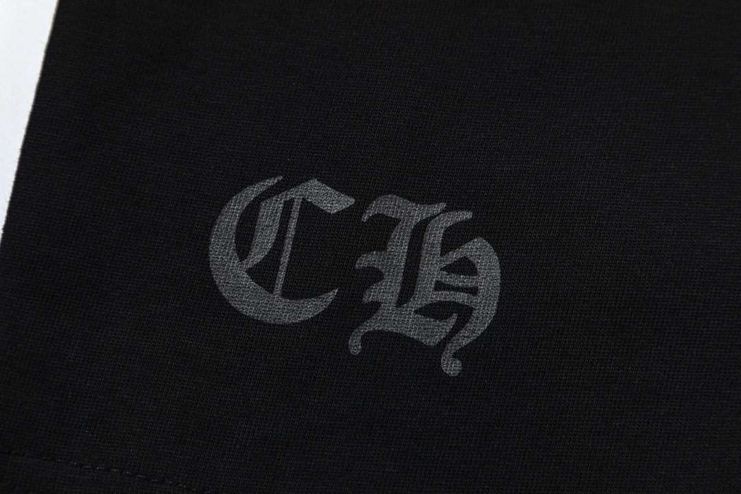 【CHROME HEARTS 公式旗艦店】クロムハーツ  丸首の衛衣  スウェットご好評に付き再入荷！241217