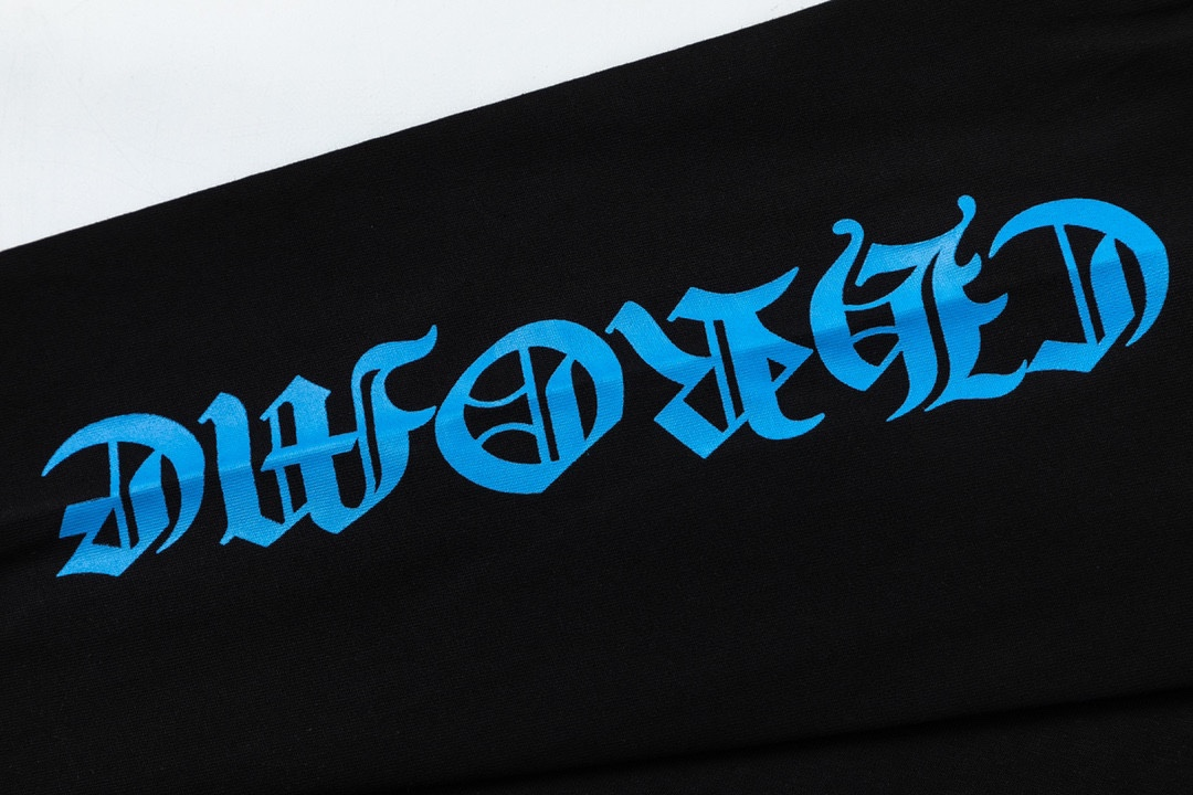 【CHROME HEARTS 公式旗艦店】クロムハーツ  丸首の衛衣  スウェットご好評に付き再入荷！241217