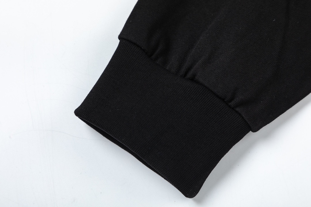 【CHROME HEARTS 公式旗艦店】クロムハーツ  丸首の衛衣  スウェットご好評に付き再入荷！241217