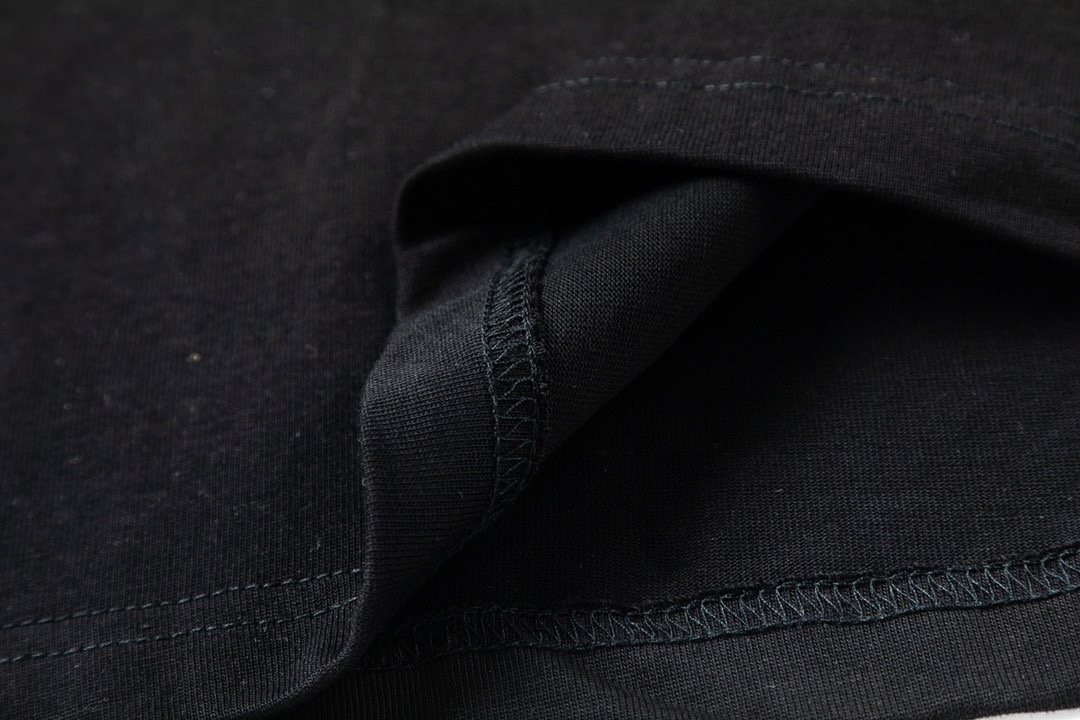 【CHROME HEARTS 公式旗艦店】クロムハーツ  丸首の衛衣  スウェットご好評に付き再入荷！241217