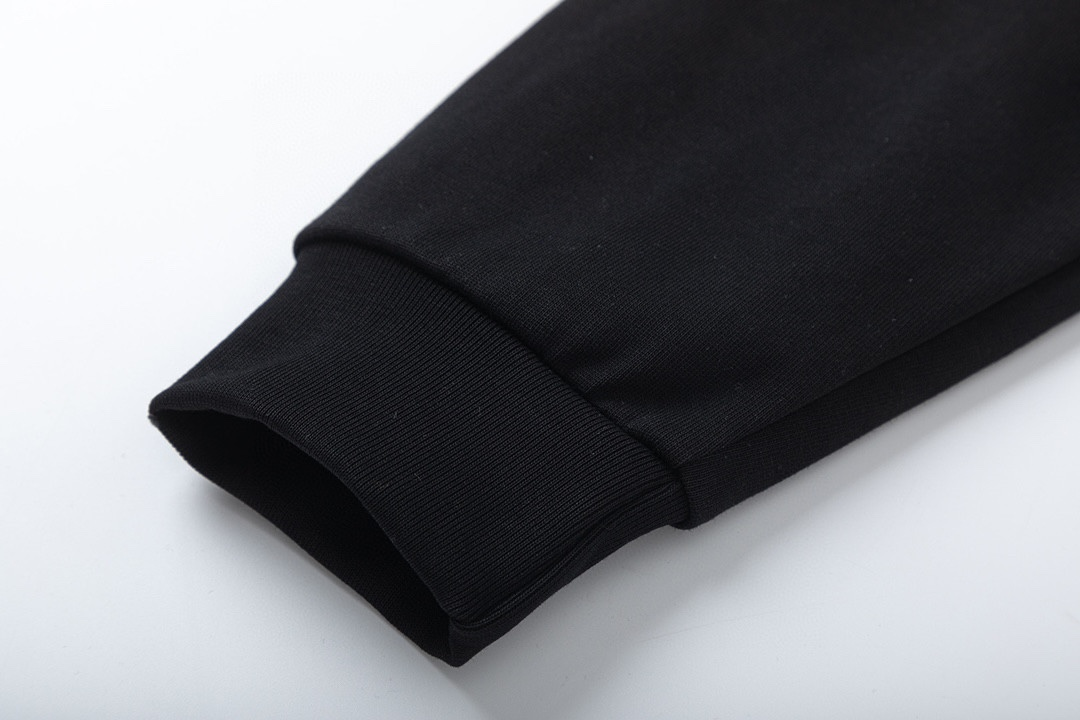 【CHROME HEARTS 公式旗艦店】クロムハーツ  丸首の衛衣  スウェットご好評に付き再入荷！241217