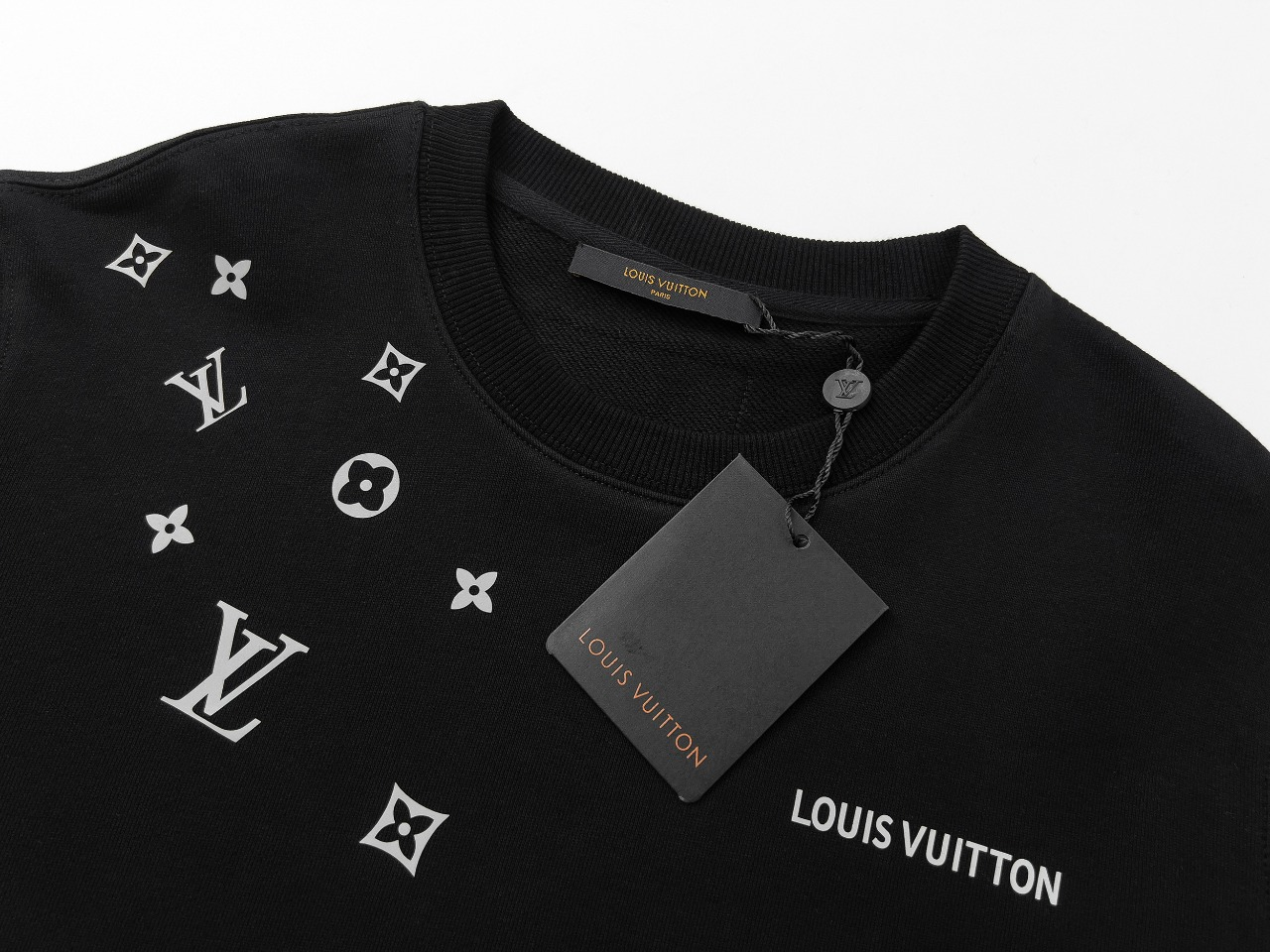 LV【LOUIS VUITTON  公式旗艦店】ルイヴィトン 丸首の衛衣 スウェット ご好評に付き再入荷！241217