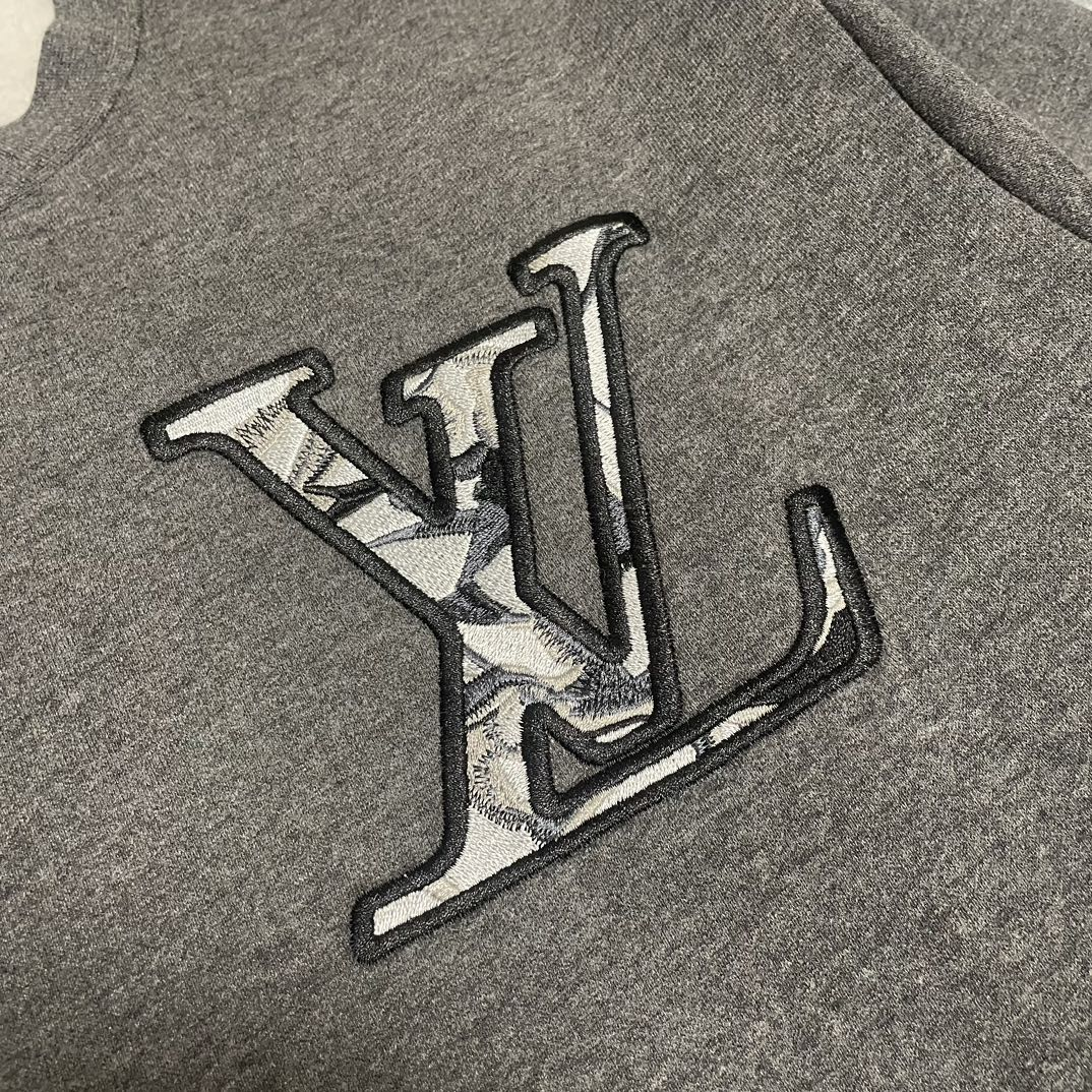 LV【LOUIS VUITTON  公式旗艦店】ルイヴィトン 丸首の衛衣 スウェット ご好評に付き再入荷！241217