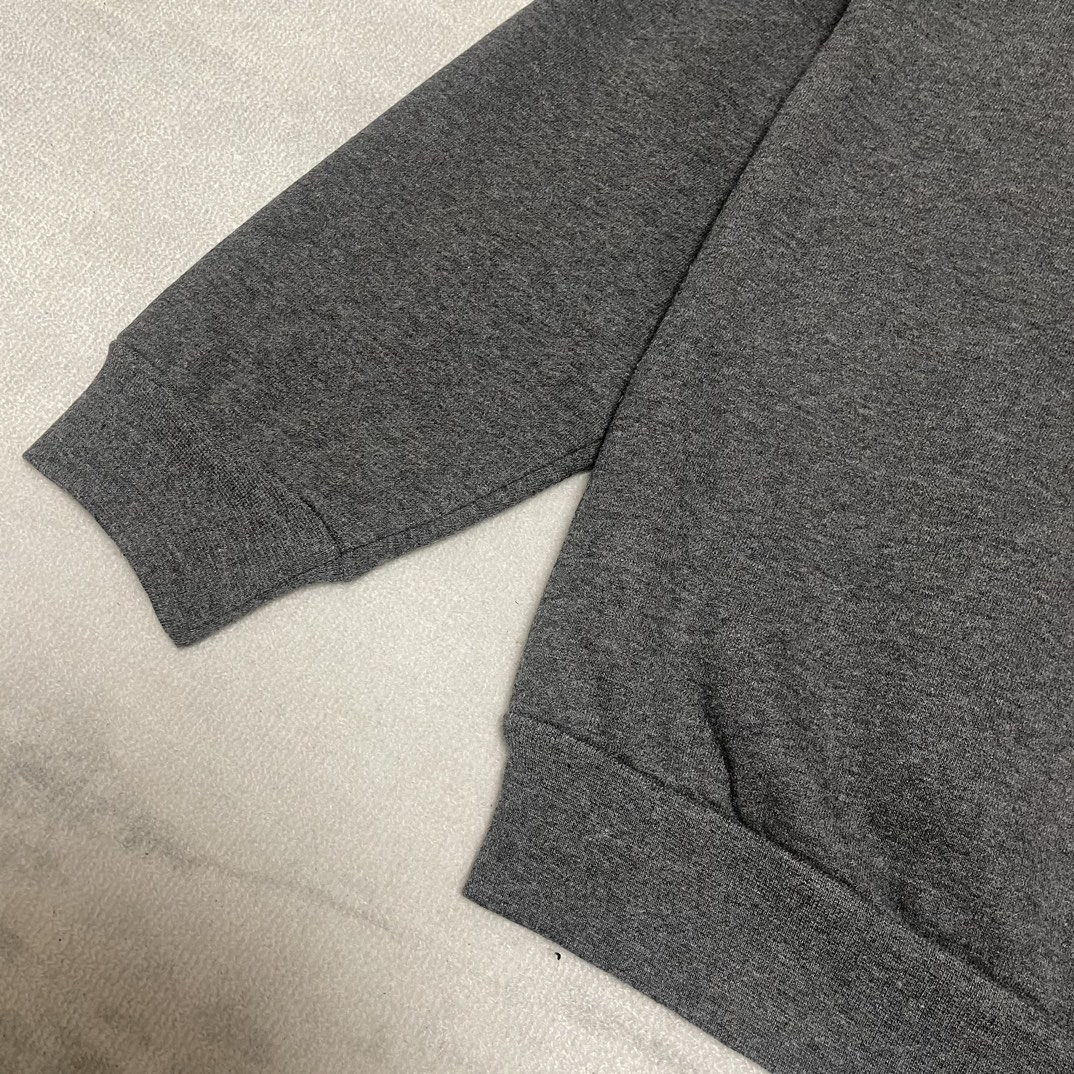 LV【LOUIS VUITTON  公式旗艦店】ルイヴィトン 丸首の衛衣 スウェット ご好評に付き再入荷！241217