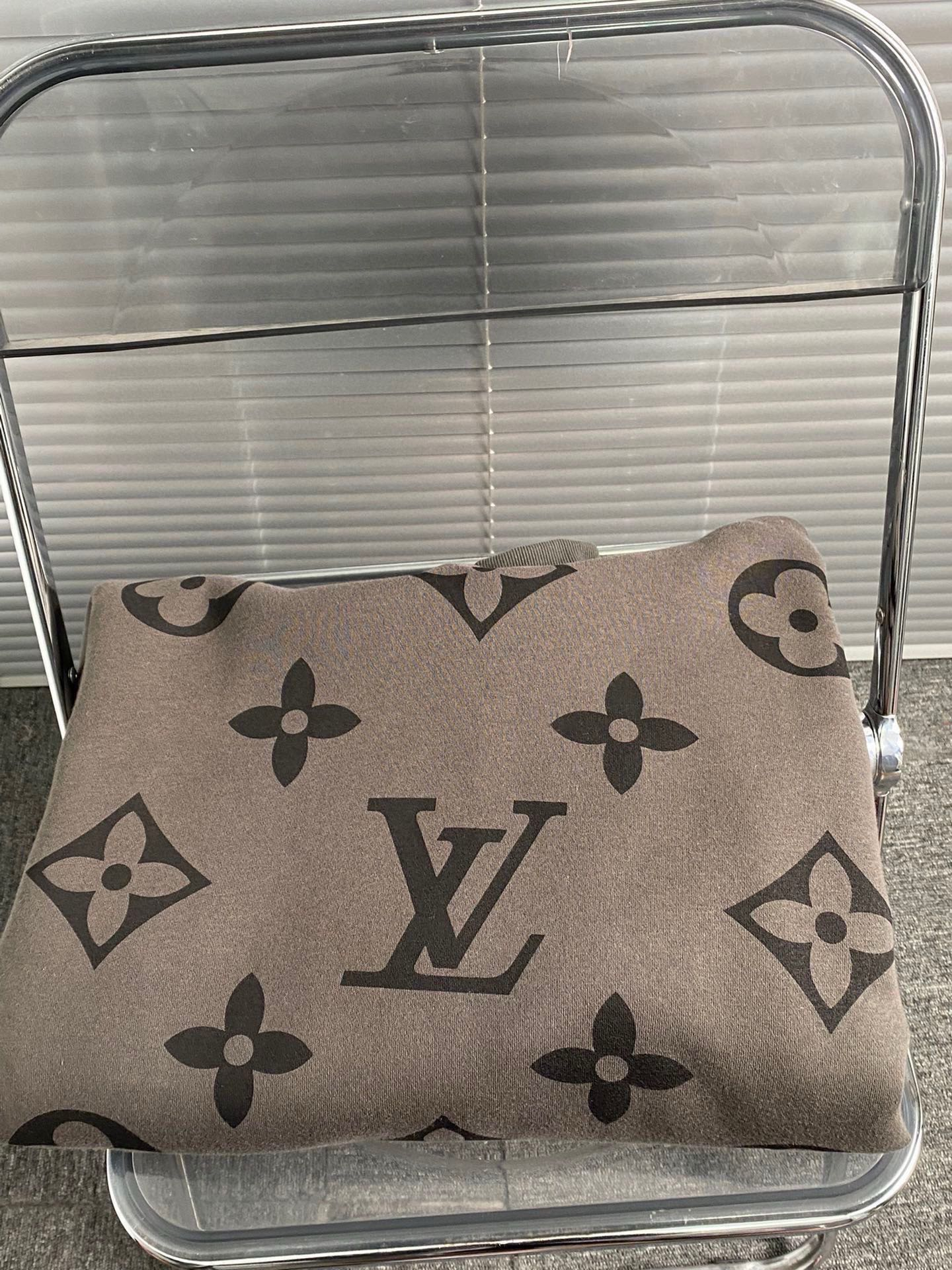 LV【LOUIS VUITTON  公式旗艦店】ルイヴィトン  パーカー  スウェット ご好評に付き再入荷！241217