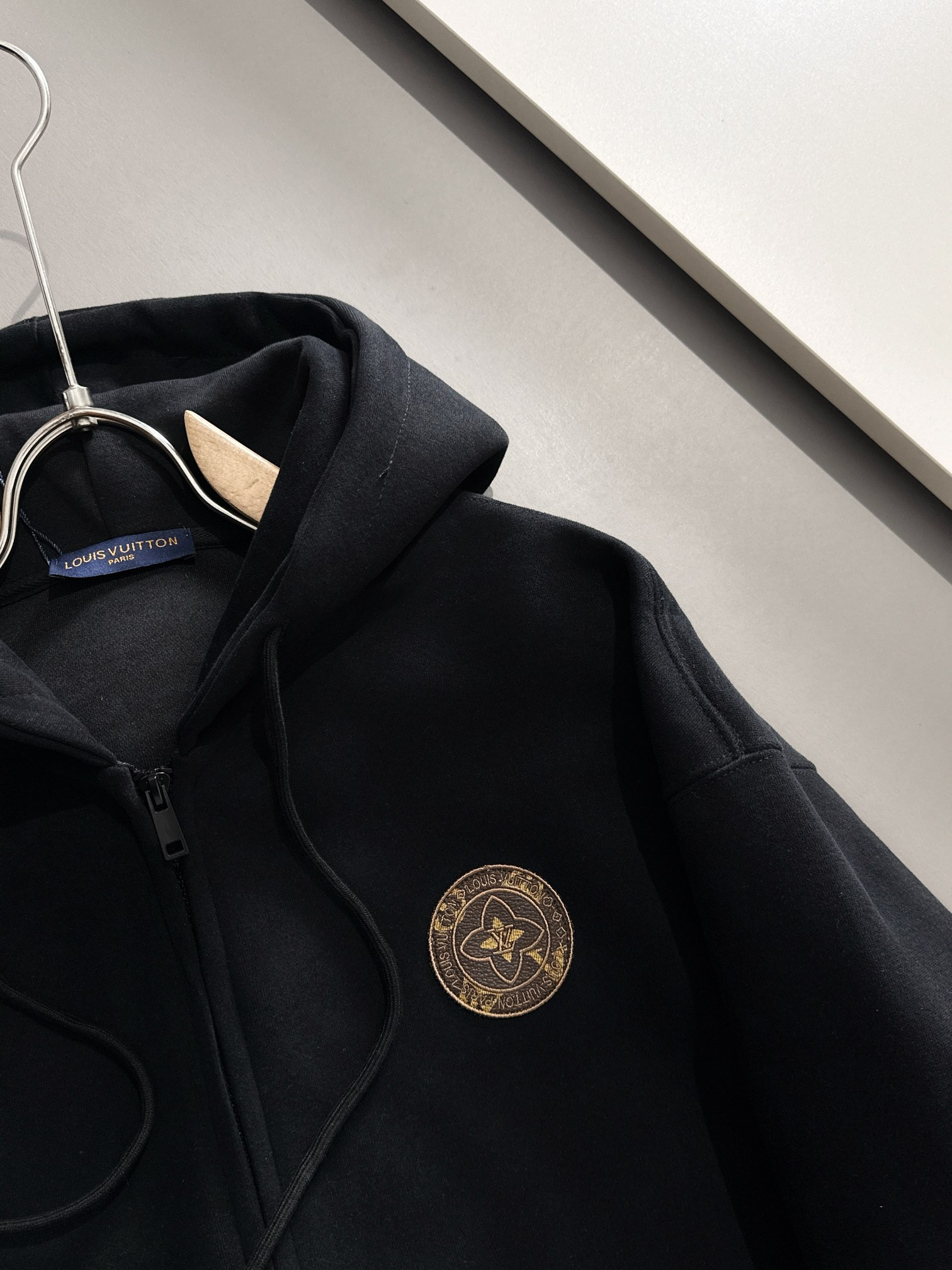 LV【LOUIS VUITTON 公式旗艦店】ルイヴィトン パーカー  スウェットご好評に付き再入荷！241217