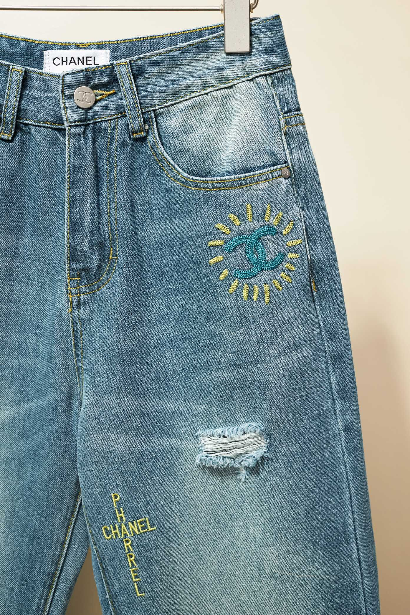 【CHANEL  公式旗艦店】シャネル    ジーパン  ご好評に付き再入荷！ 241218