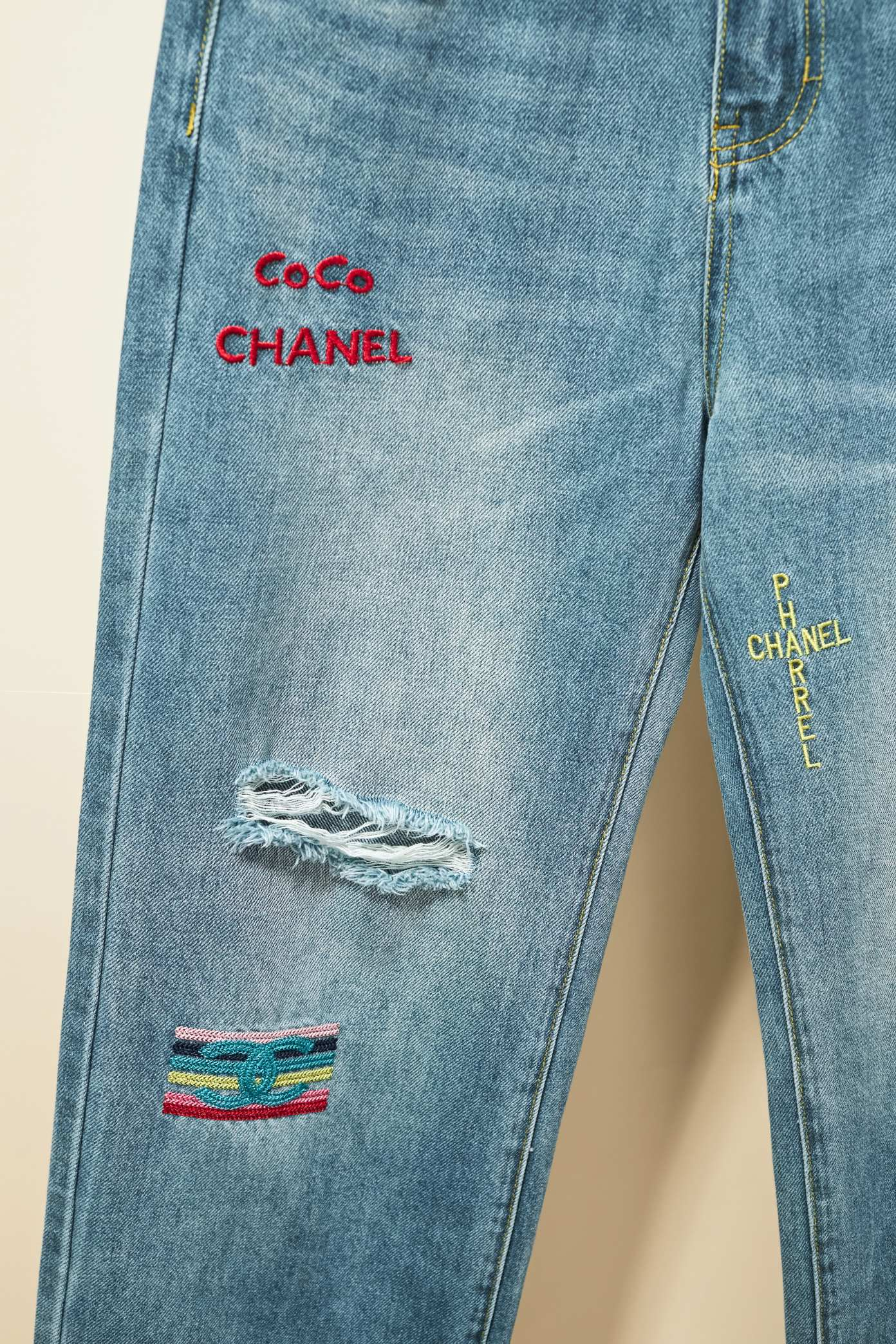 【CHANEL  公式旗艦店】シャネル    ジーパン  ご好評に付き再入荷！ 241218