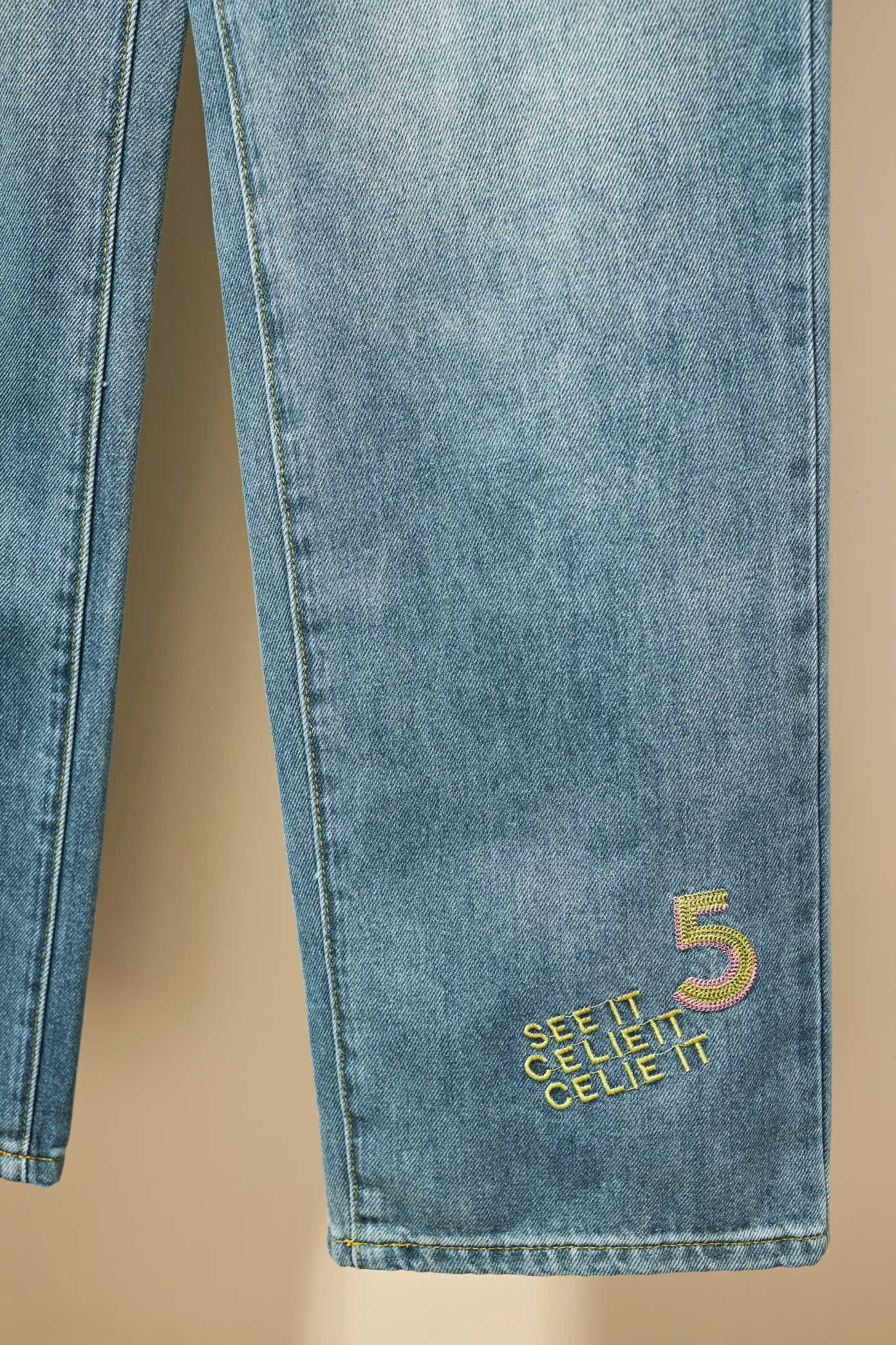 【CHANEL  公式旗艦店】シャネル    ジーパン  ご好評に付き再入荷！ 241218