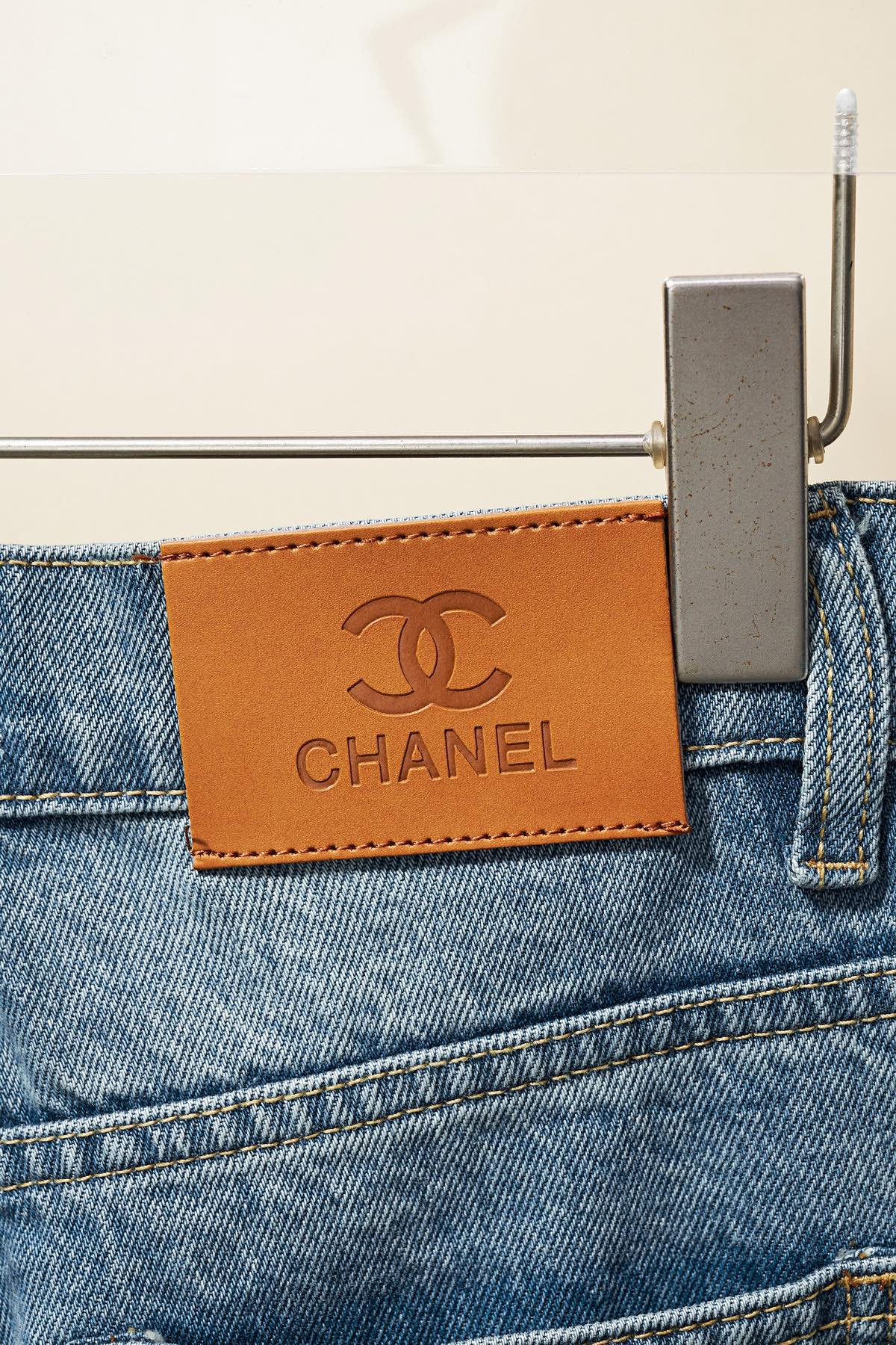 【CHANEL  公式旗艦店】シャネル    ジーパン  ご好評に付き再入荷！ 241218