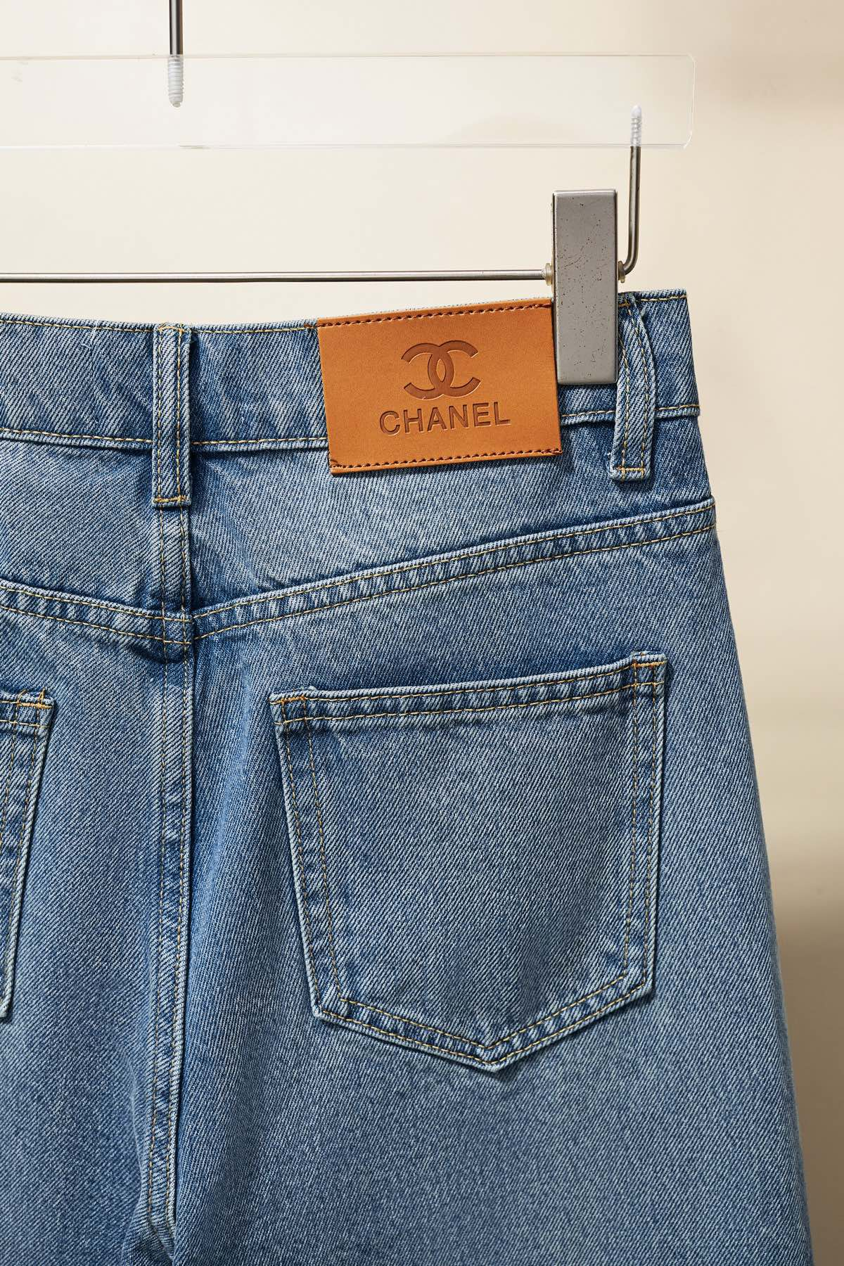 【CHANEL  公式旗艦店】シャネル    ジーパン  ご好評に付き再入荷！ 241218