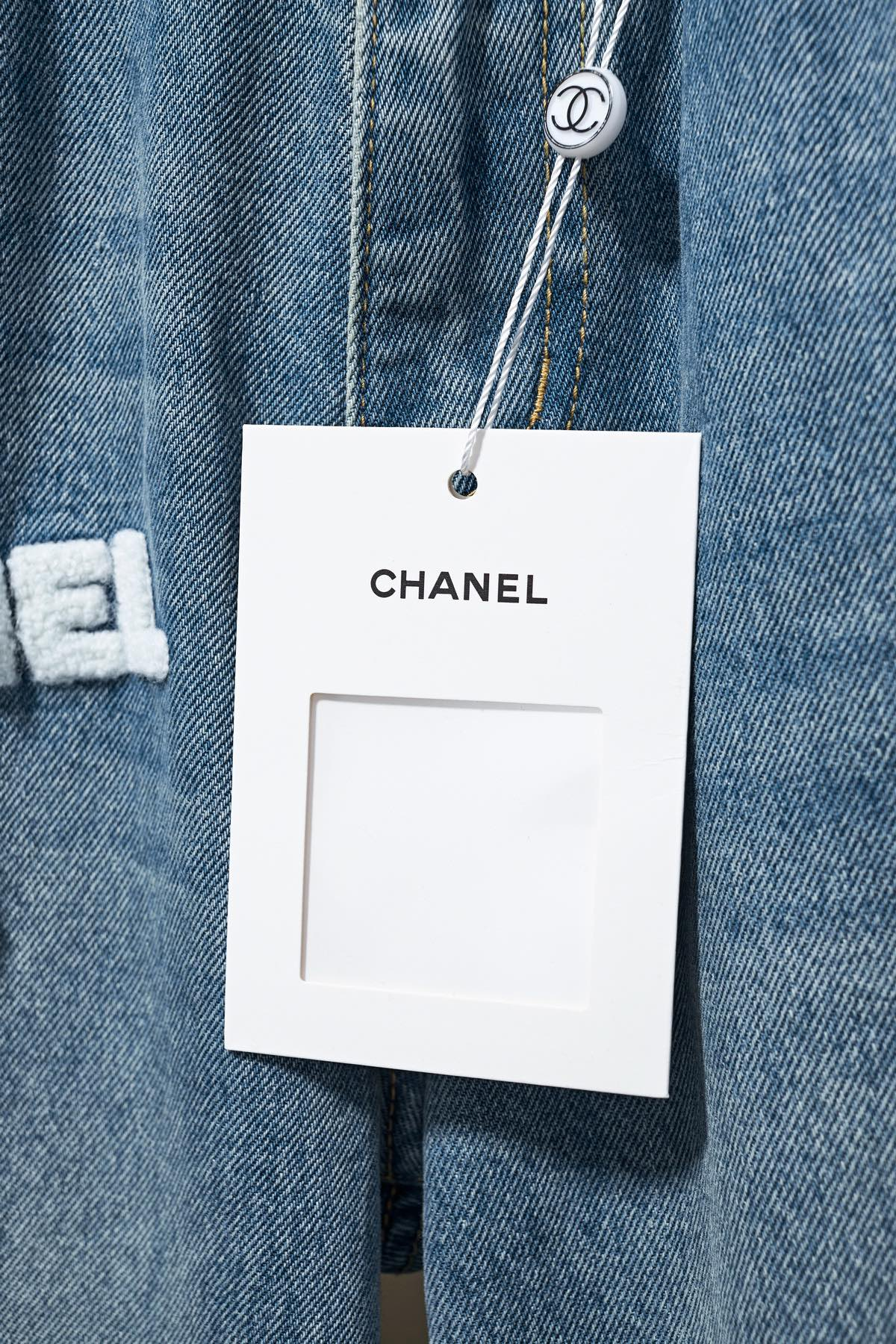 【CHANEL  公式旗艦店】シャネル    ジーパン  ご好評に付き再入荷！ 241218