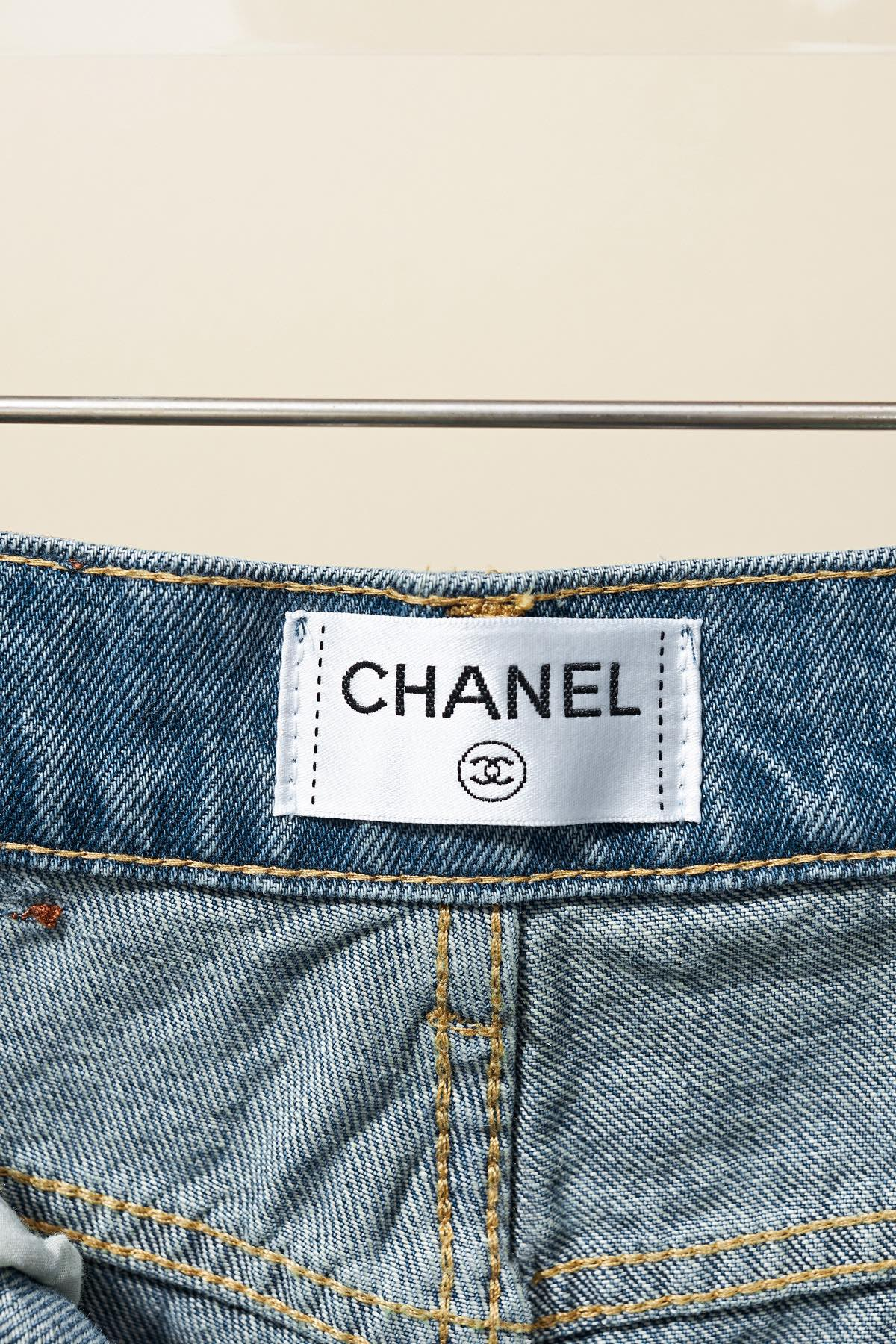 【CHANEL  公式旗艦店】シャネル    ジーパン  ご好評に付き再入荷！ 241218