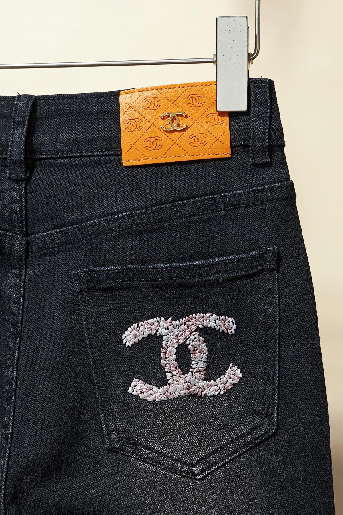 【CHANEL  公式旗艦店】シャネル    ジーパン  ご好評に付き再入荷！ 241218