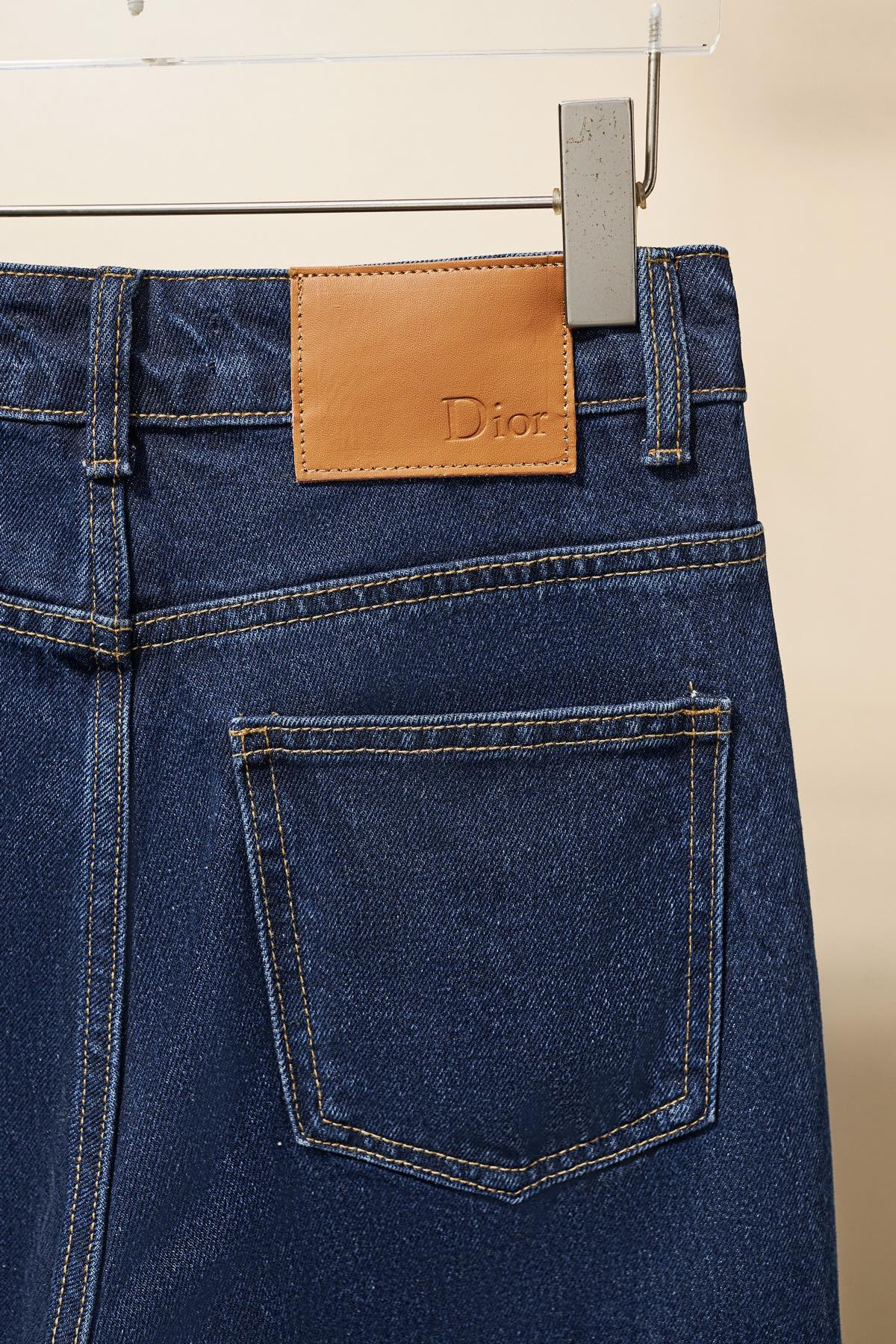 【CHANEL  公式旗艦店】シャネル  ジーパン  ご好評に付き再入荷！ 241218