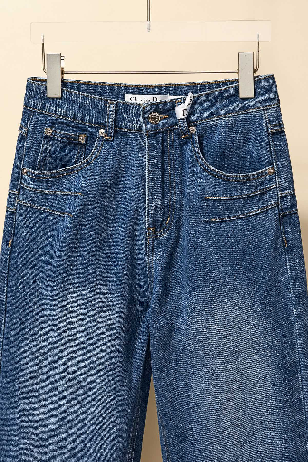 【DIOR 公式旗艦店】ディオール  ジーパン  ご好評に付き再入荷！ 241218