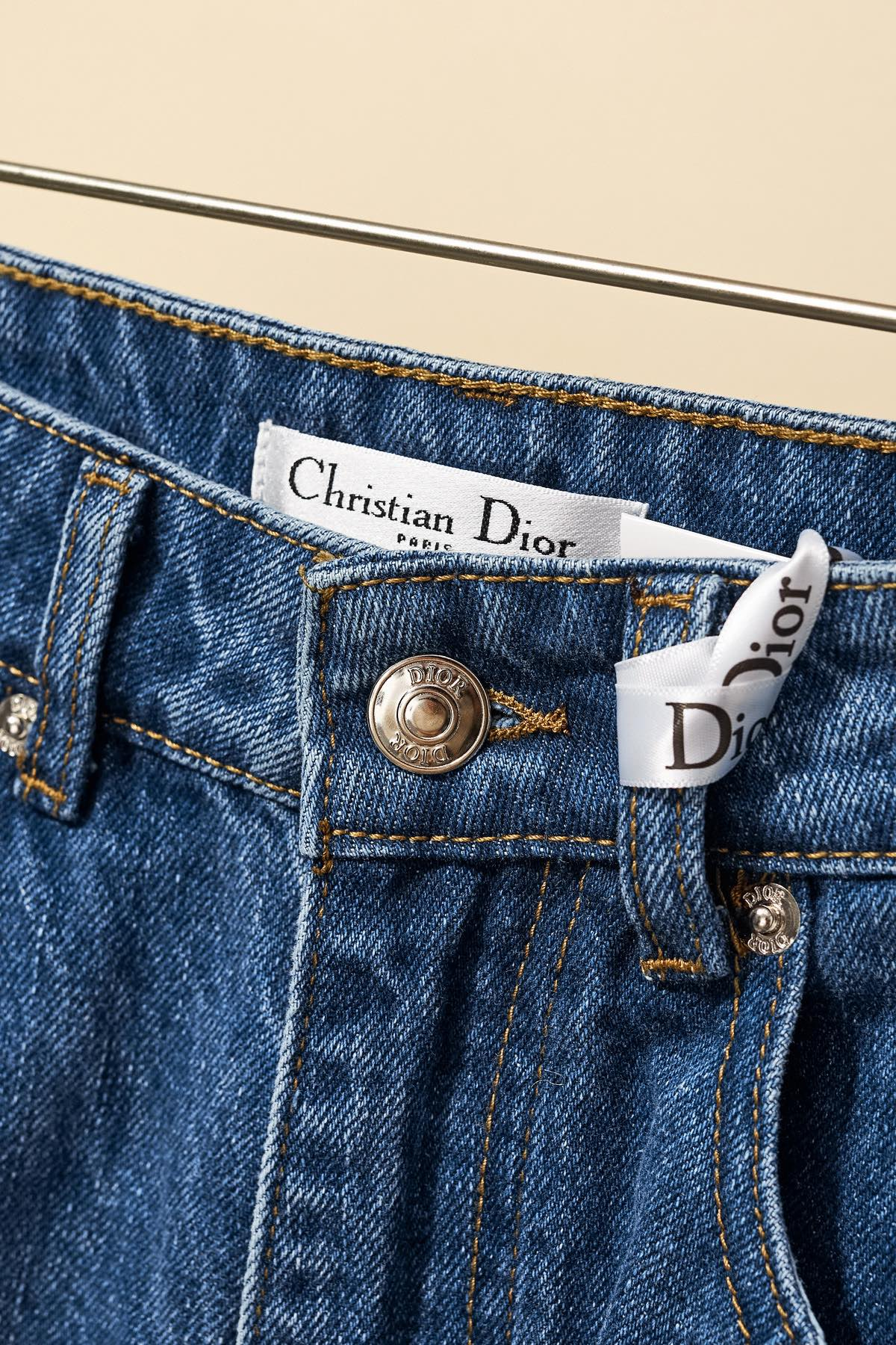 【DIOR 公式旗艦店】ディオール  ジーパン  ご好評に付き再入荷！ 241218