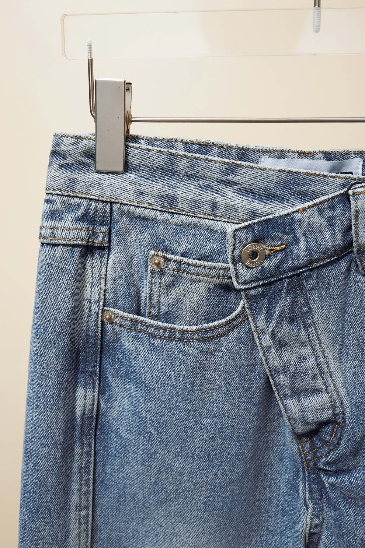 【BALENCIAGA   公式旗艦店】 バレンシアガ  ジーパン  ご好評に付き再入荷！ 241219