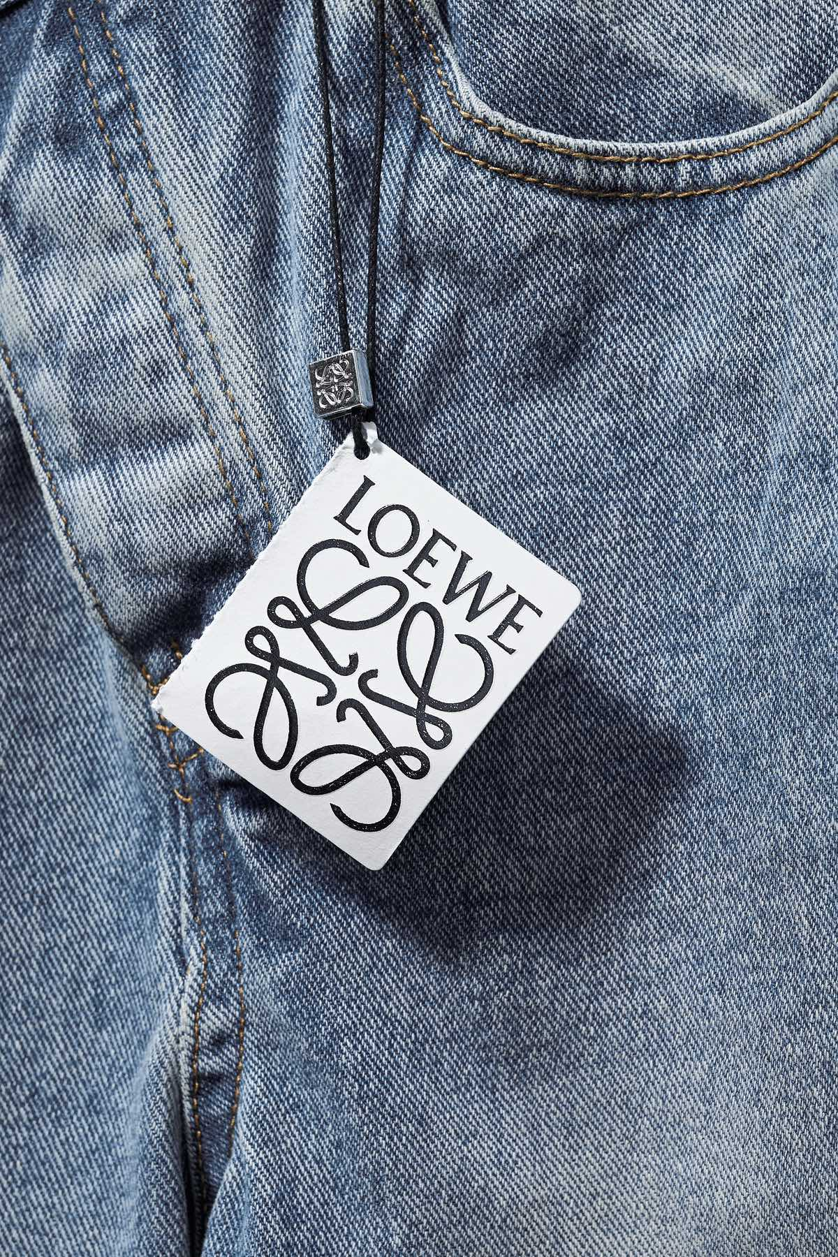 【BALENCIAGA   公式旗艦店】 バレンシアガ  ジーパン  ご好評に付き再入荷！ 241219