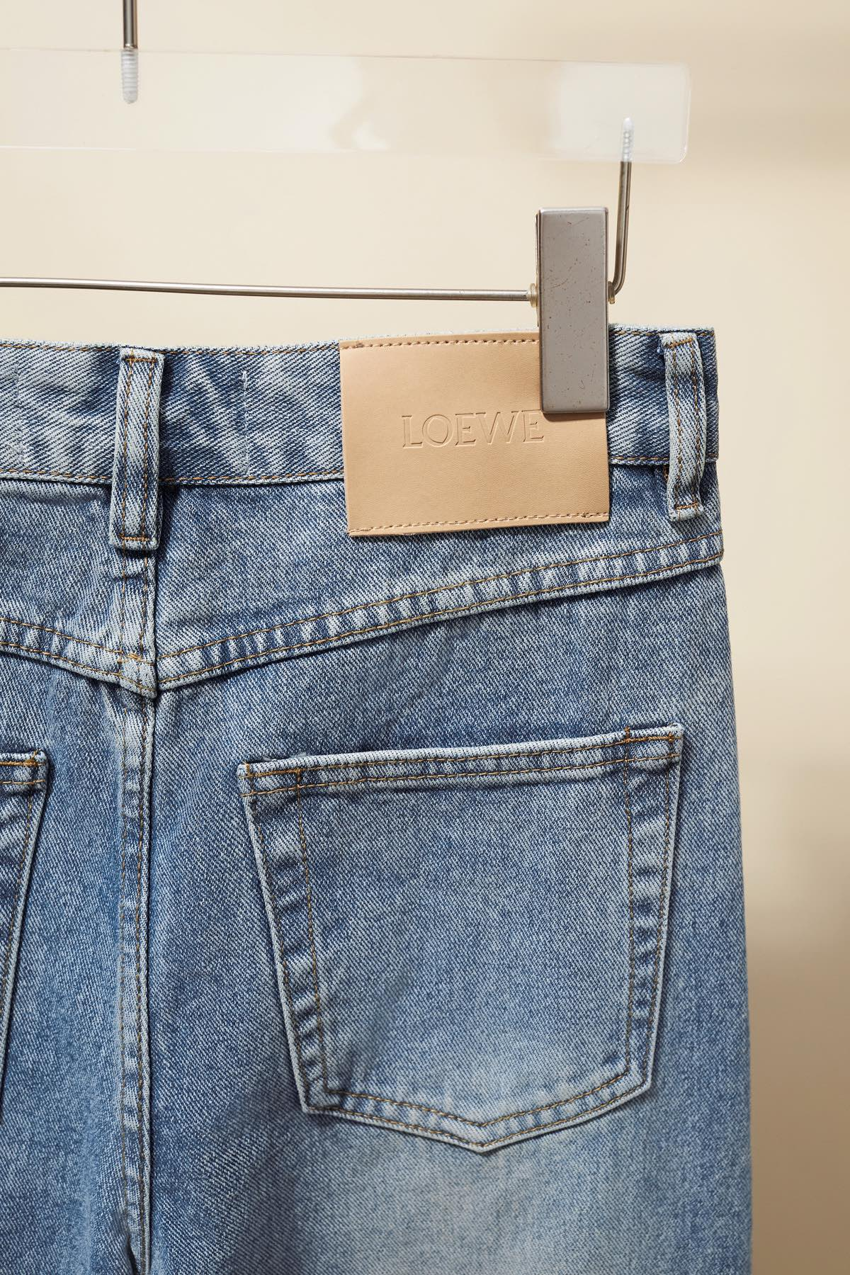 【BALENCIAGA   公式旗艦店】 バレンシアガ  ジーパン  ご好評に付き再入荷！ 241219