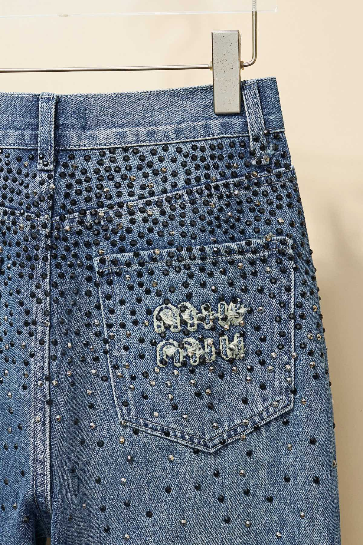 【Miumiu  公式旗艦店】ミュウミュウ  ジーパン  ご好評に付き再入荷！ 241218