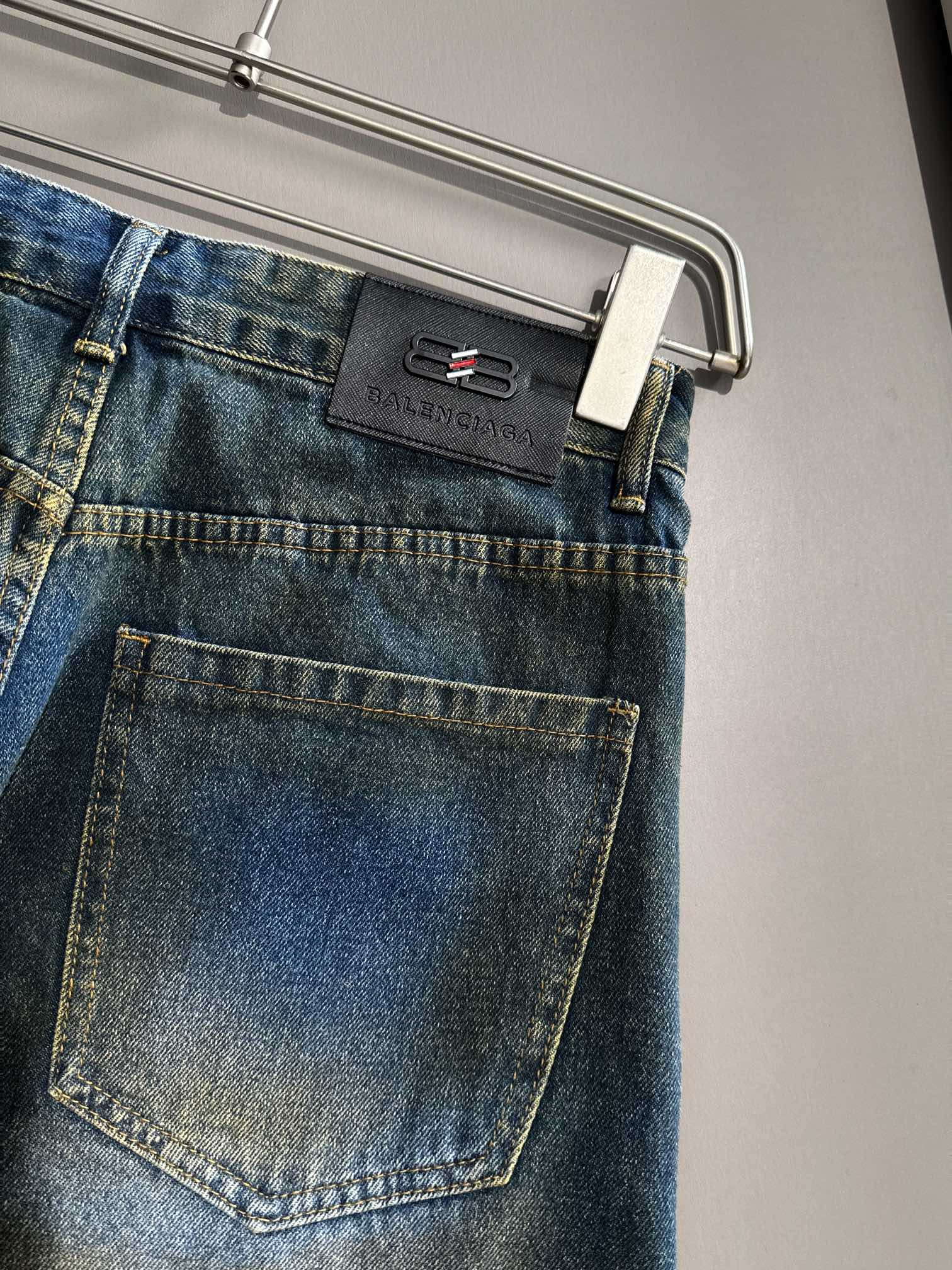 【BALENCIAGA  公式旗艦店】バレンシアガ   ジーパン  ご好評に付き再入荷！ 241219