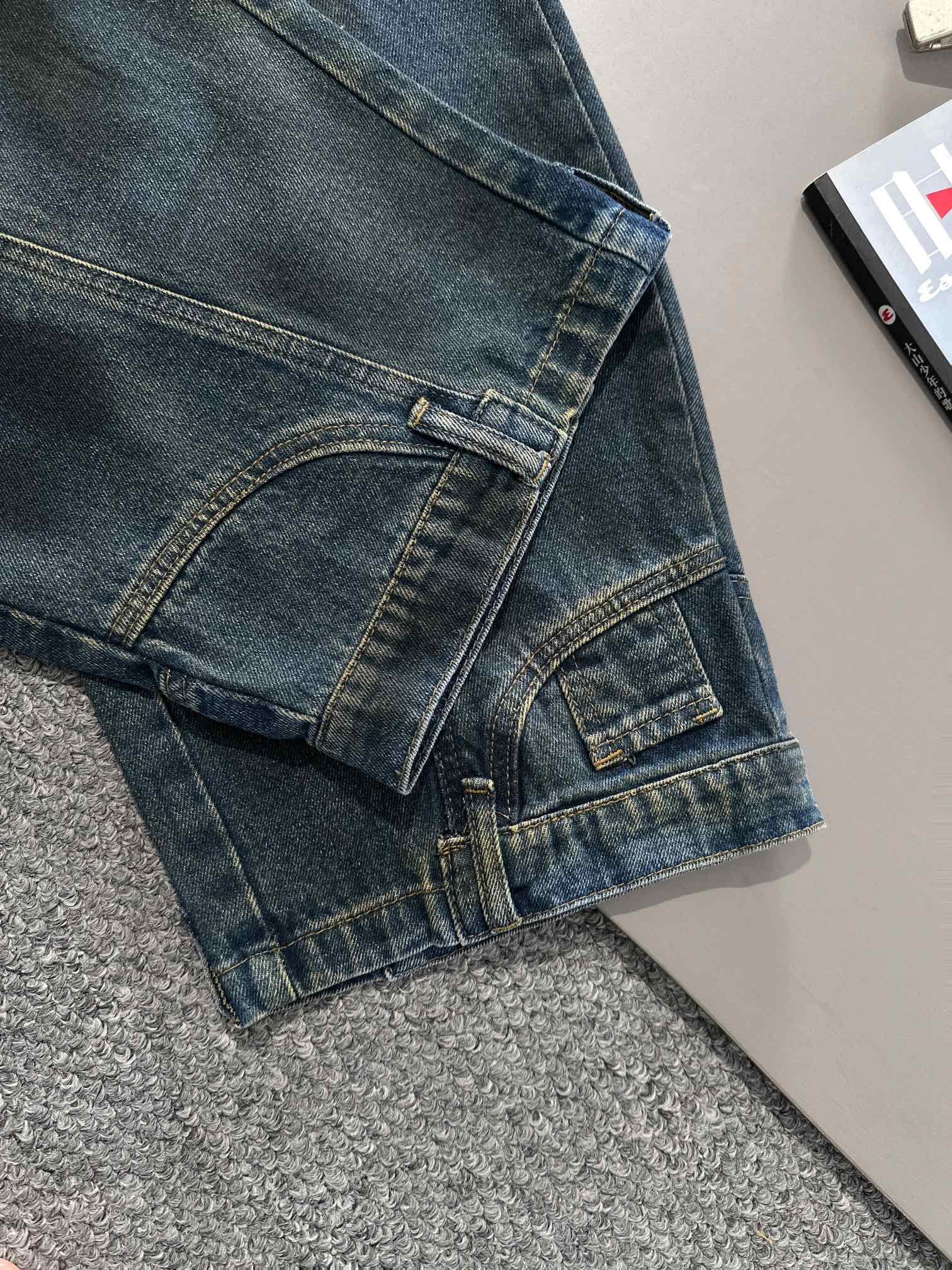 【BALENCIAGA  公式旗艦店】バレンシアガ   ジーパン  ご好評に付き再入荷！ 241219