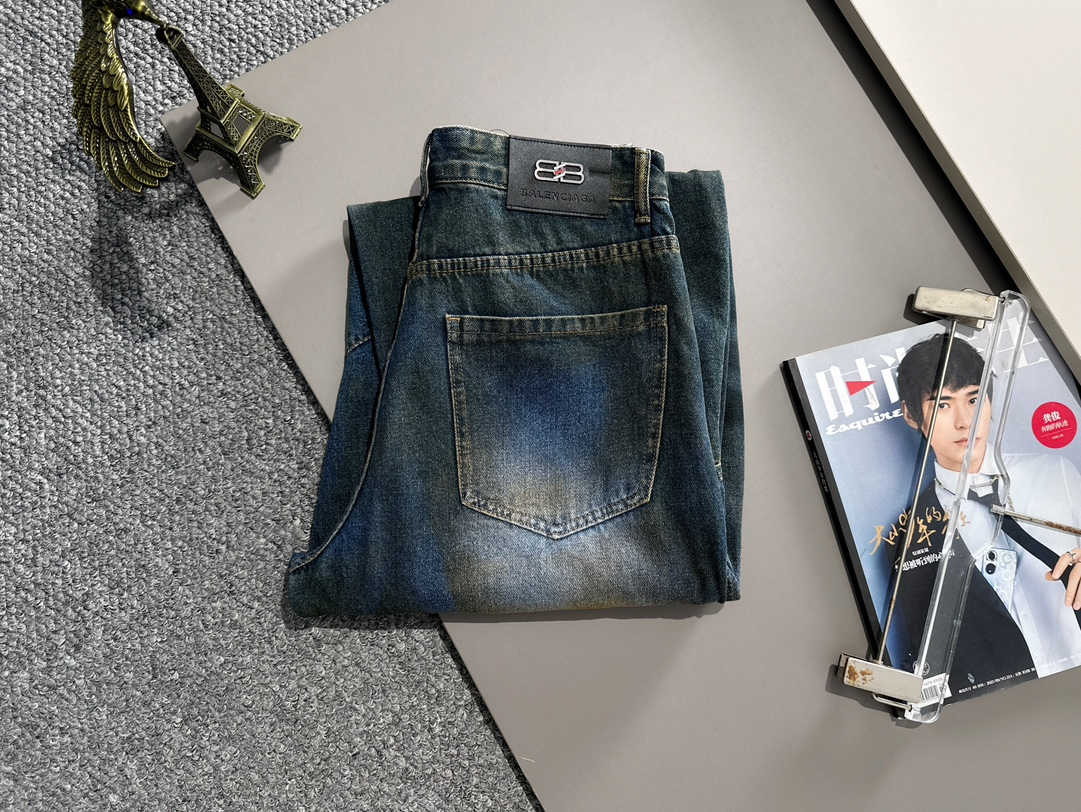 【BALENCIAGA  公式旗艦店】バレンシアガ   ジーパン  ご好評に付き再入荷！ 241219