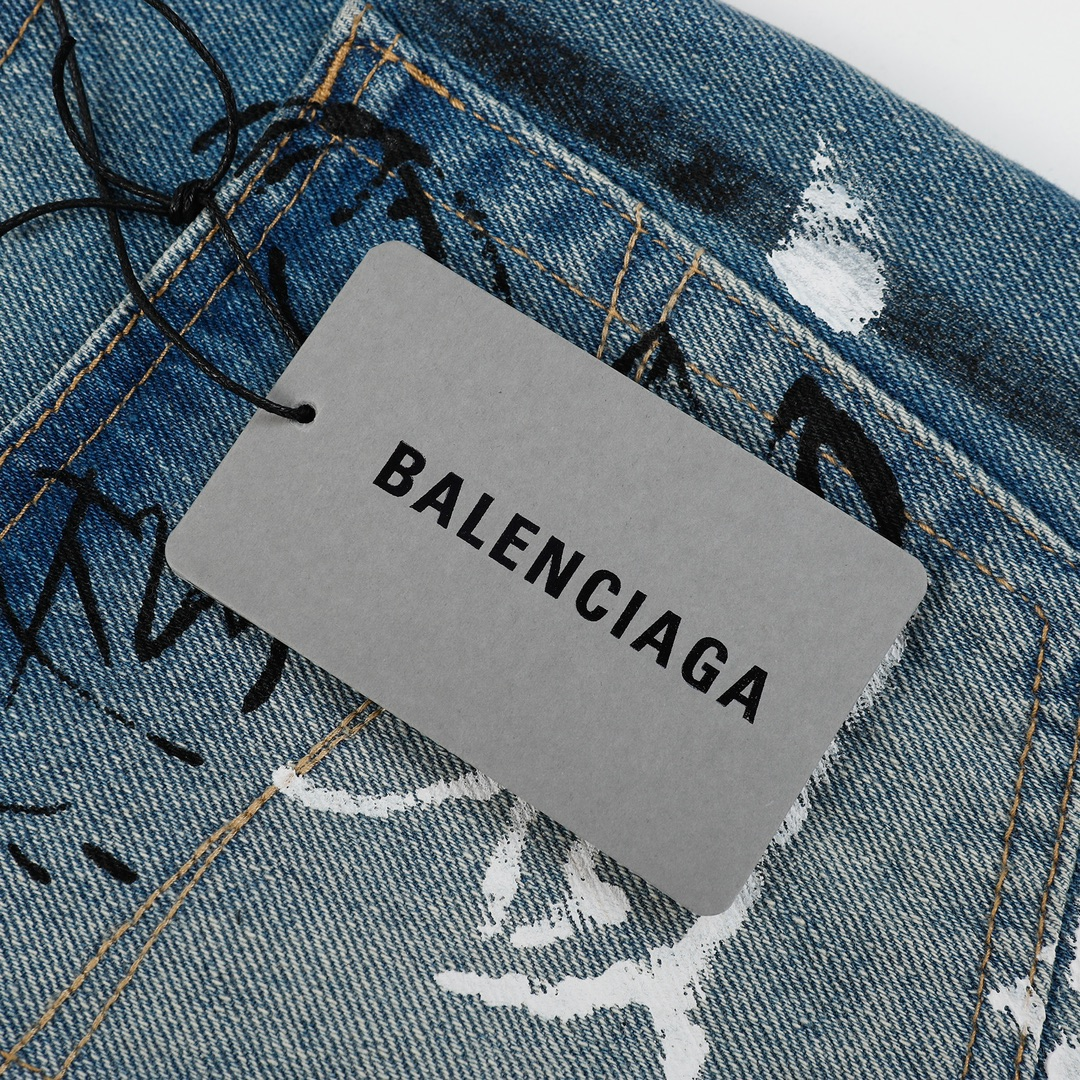 【BALENCIAGA  公式旗艦店】バレンシアガ   ジーパン  ご好評に付き再入荷！ 241219