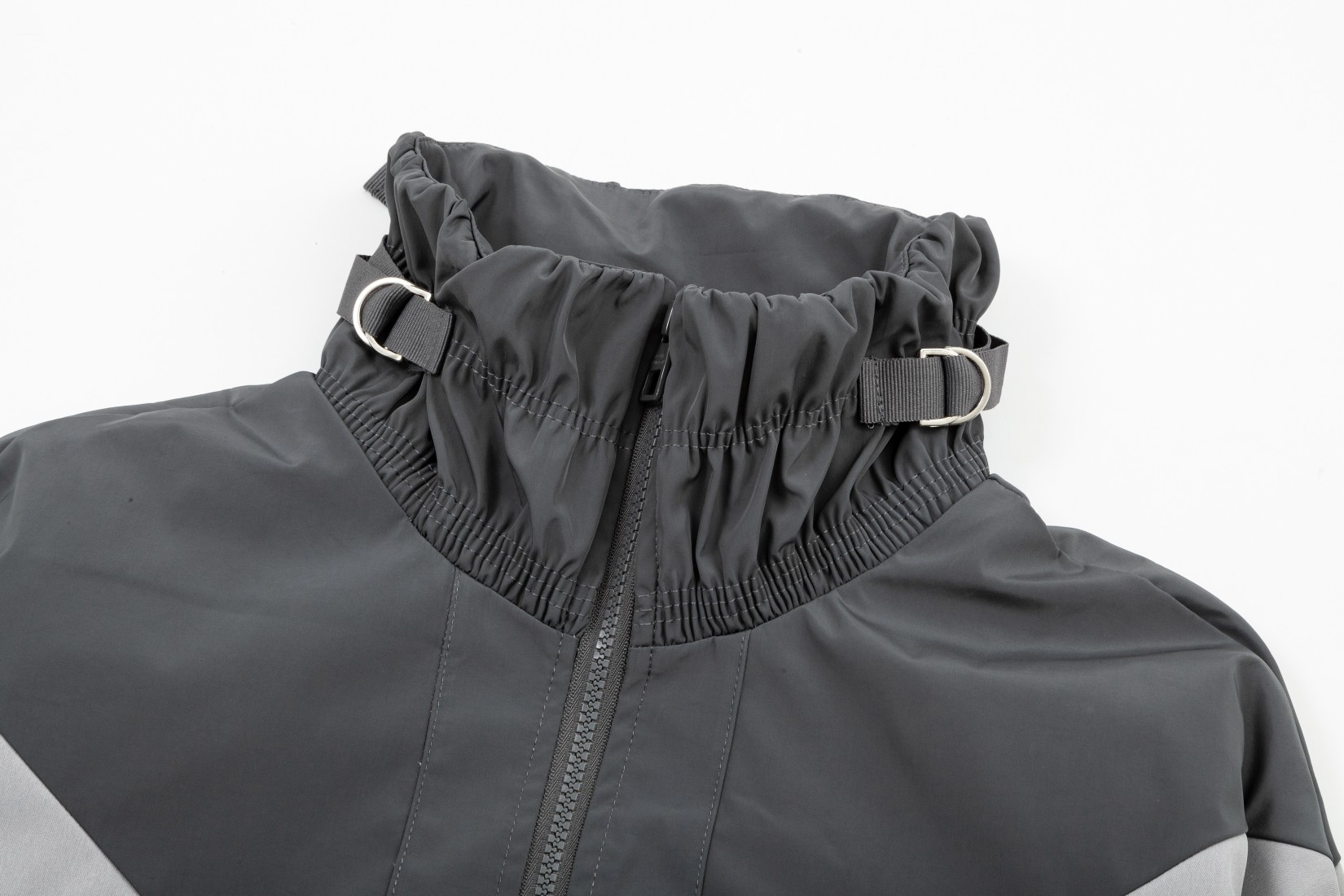 LV【LOUIS VUITTON  公式旗艦店】ルイヴィトン ジャケット着ご好評に付き再入荷！241223