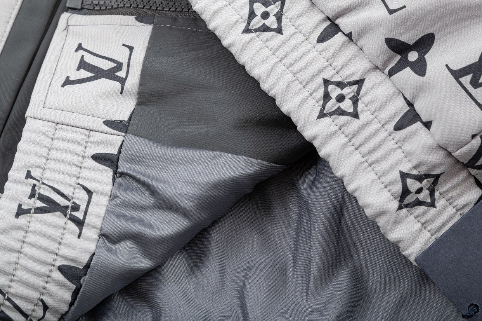 LV【LOUIS VUITTON  公式旗艦店】ルイヴィトン ジャケット着ご好評に付き再入荷！241223