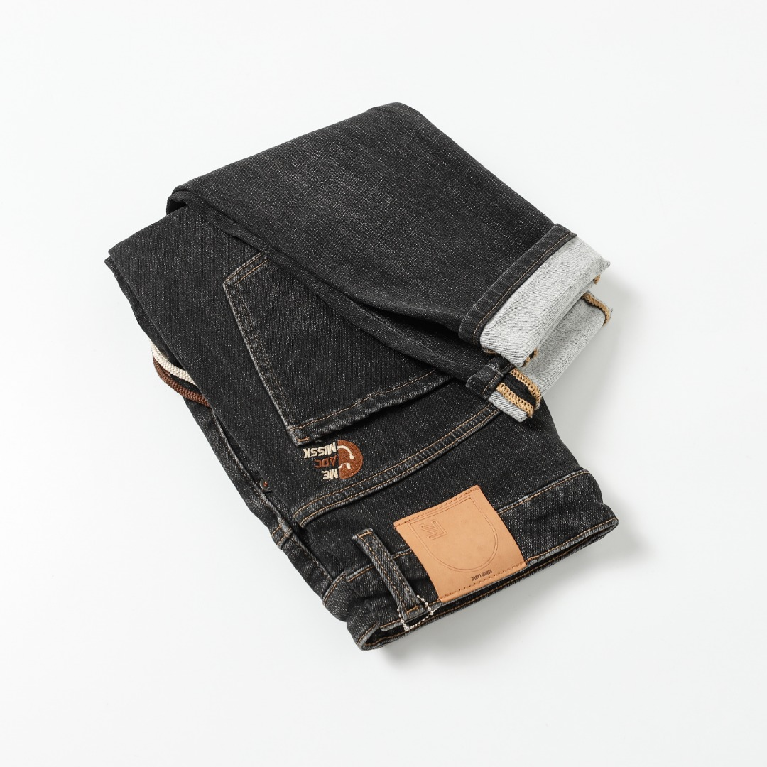 【Miumiu  公式旗艦店】ミュウミュウ  ジーパン  ご好評に付き再入荷！ 241218