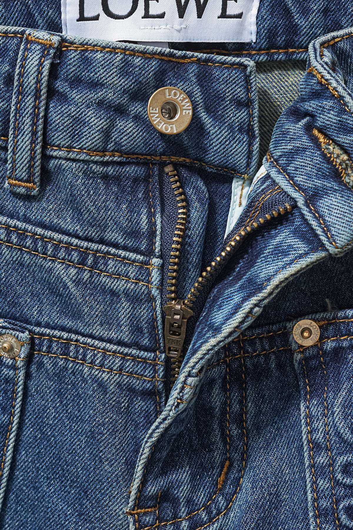 【LOEWE  公式旗艦店】 ロエベ  ジーパン  ご好評に付き再入荷！ 241219