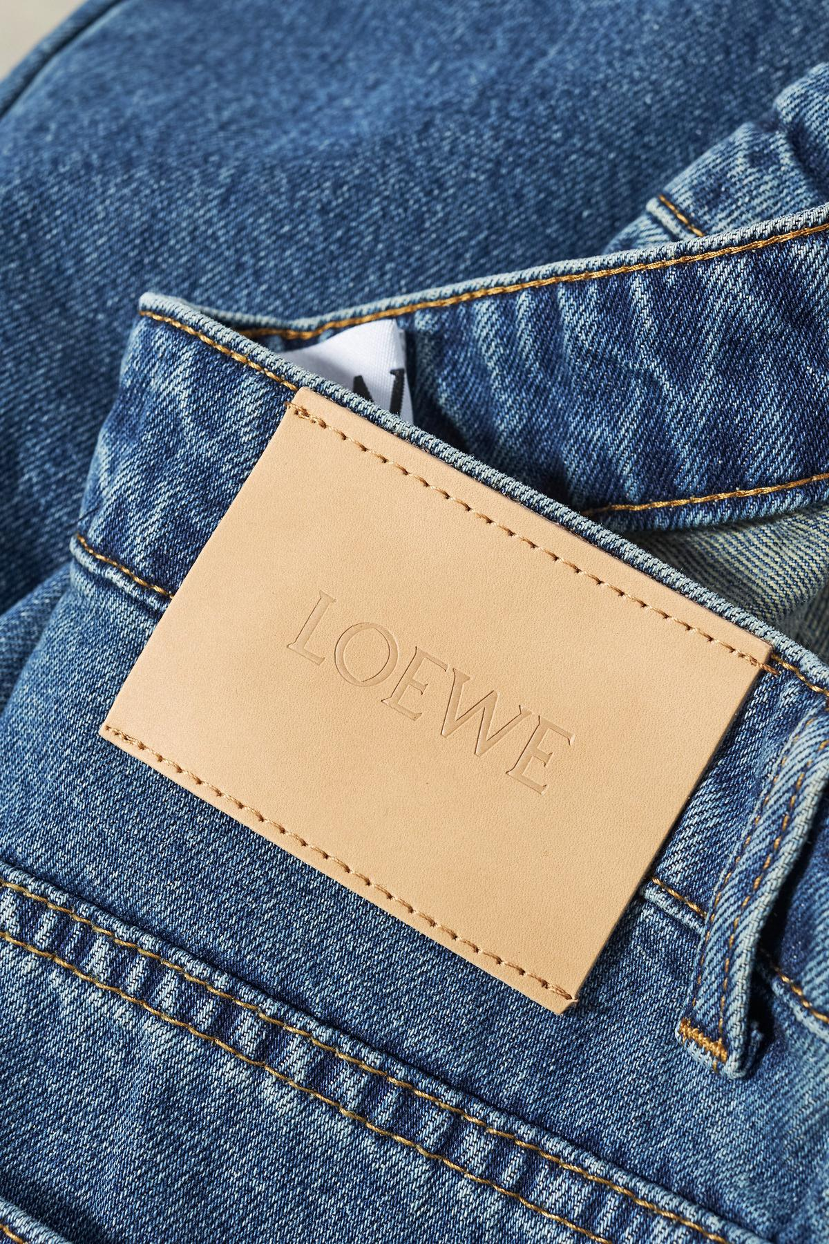【LOEWE  公式旗艦店】 ロエベ  ジーパン  ご好評に付き再入荷！ 241219
