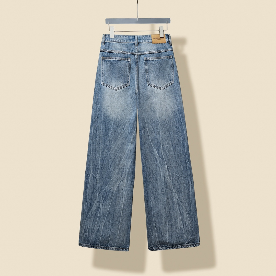 【BALENCIAGA   公式旗艦店】 バレンシアガ  ジーパン  ご好評に付き再入荷！ 241219