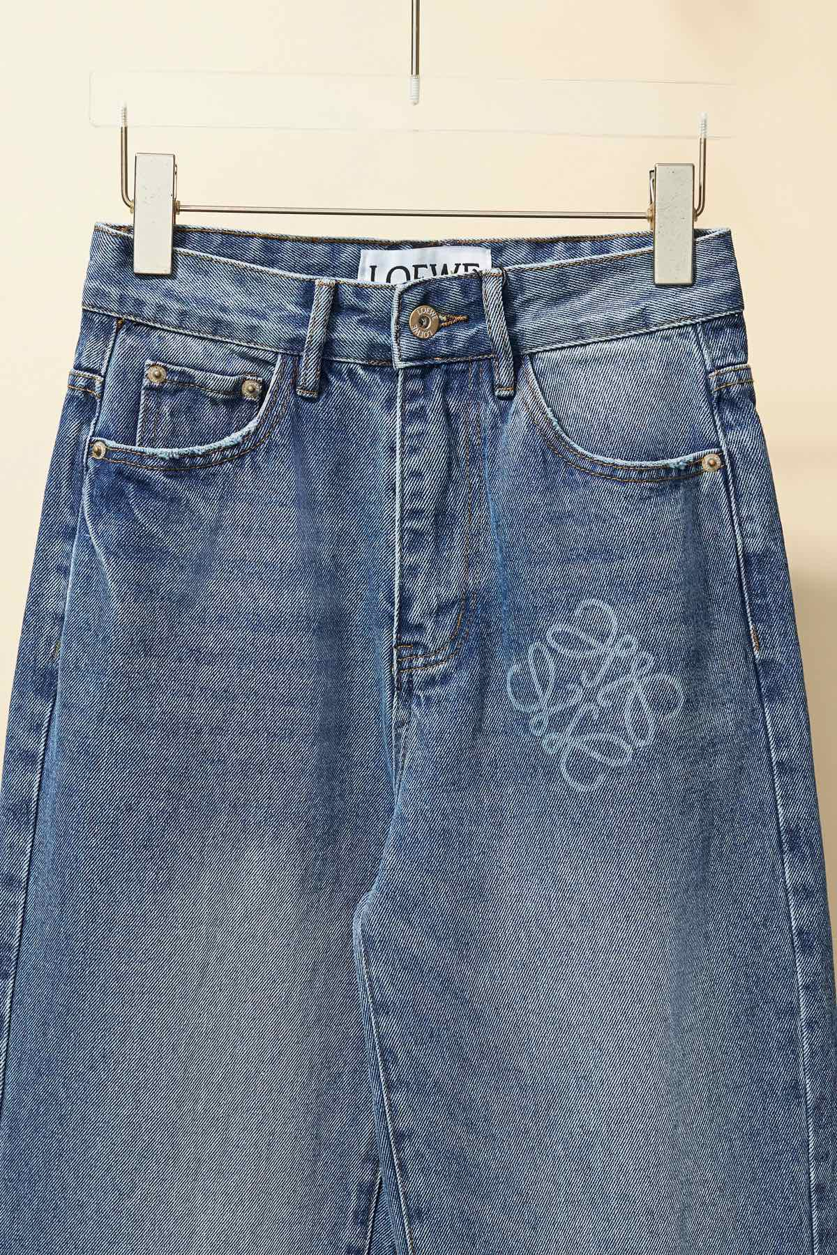 【LOEWE  公式旗艦店】 ロエベ  ジーパン  ご好評に付き再入荷！ 241219
