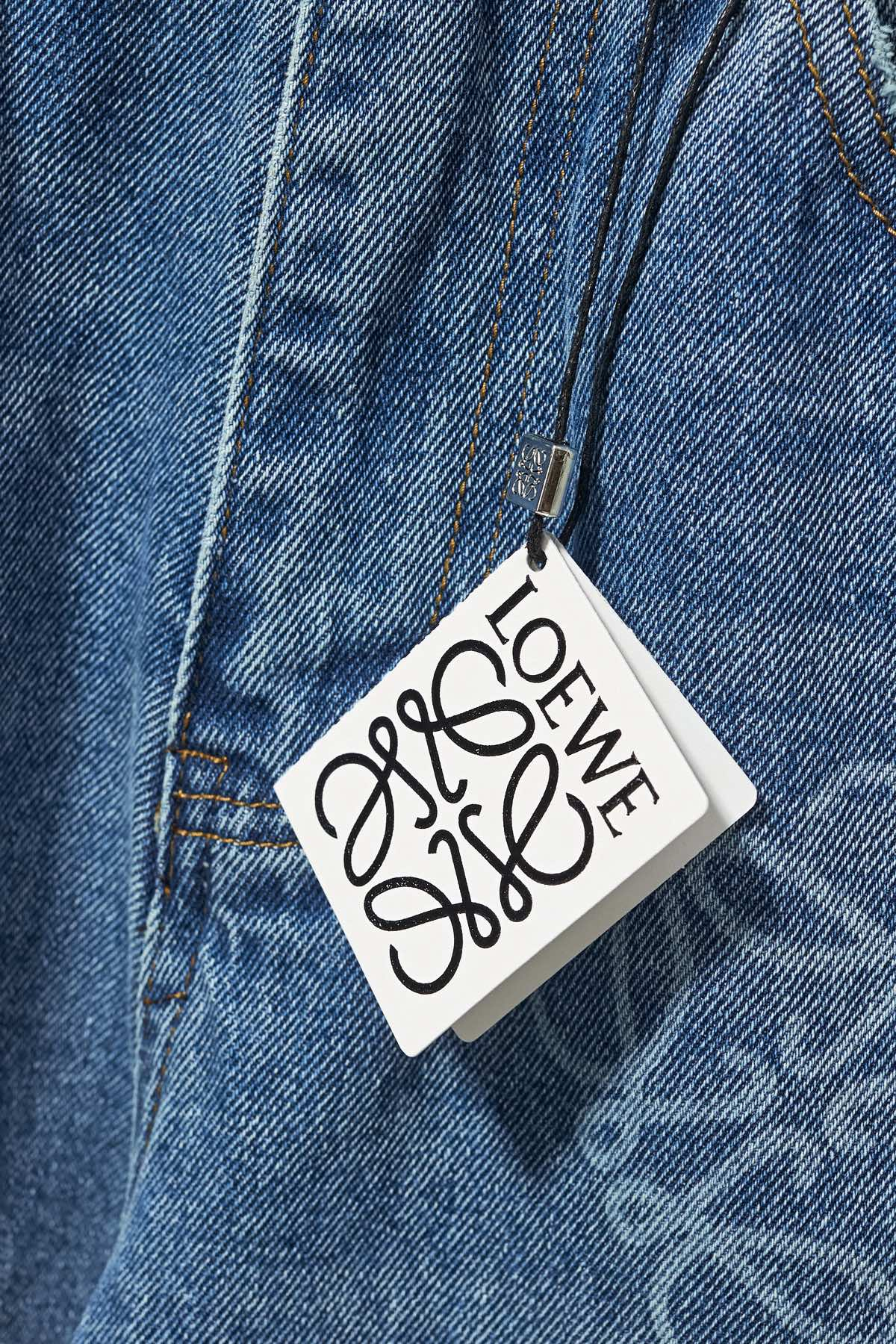 【LOEWE  公式旗艦店】 ロエベ  ジーパン  ご好評に付き再入荷！ 241219