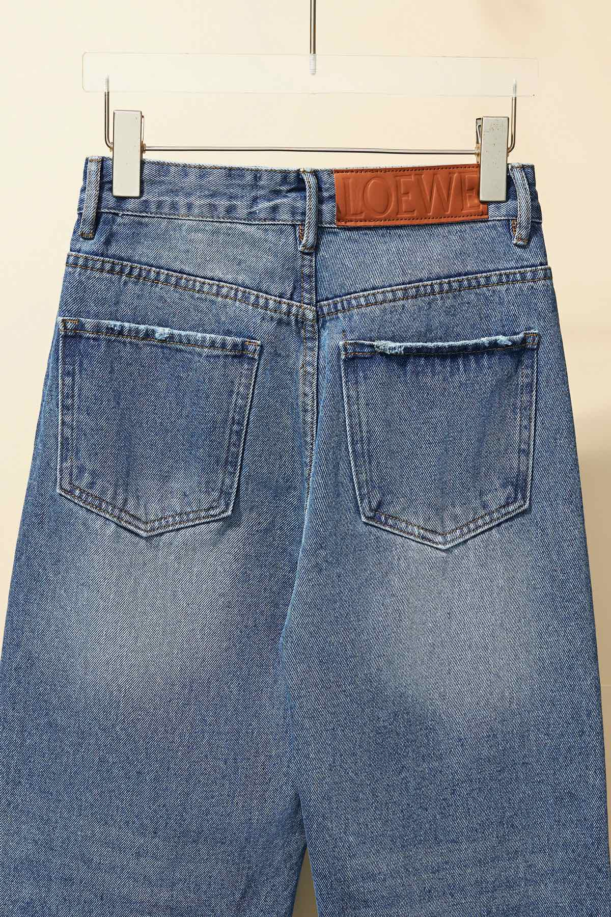 【LOEWE  公式旗艦店】 ロエベ  ジーパン  ご好評に付き再入荷！ 241219