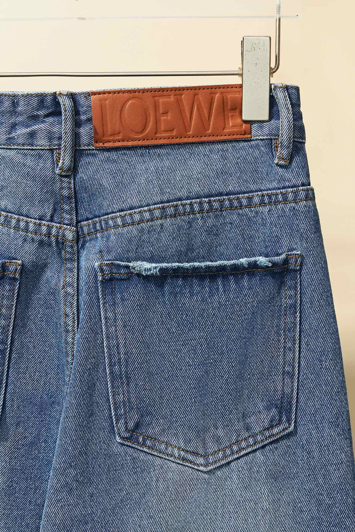 【LOEWE  公式旗艦店】 ロエベ  ジーパン  ご好評に付き再入荷！ 241219