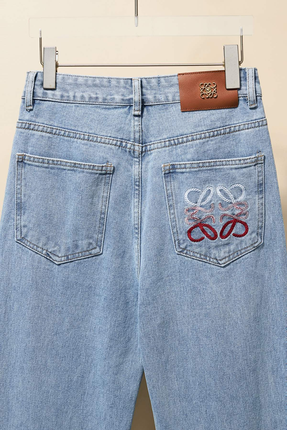 【LOEWE  公式旗艦店】 ロエベ  ジーパン  ご好評に付き再入荷！ 241219