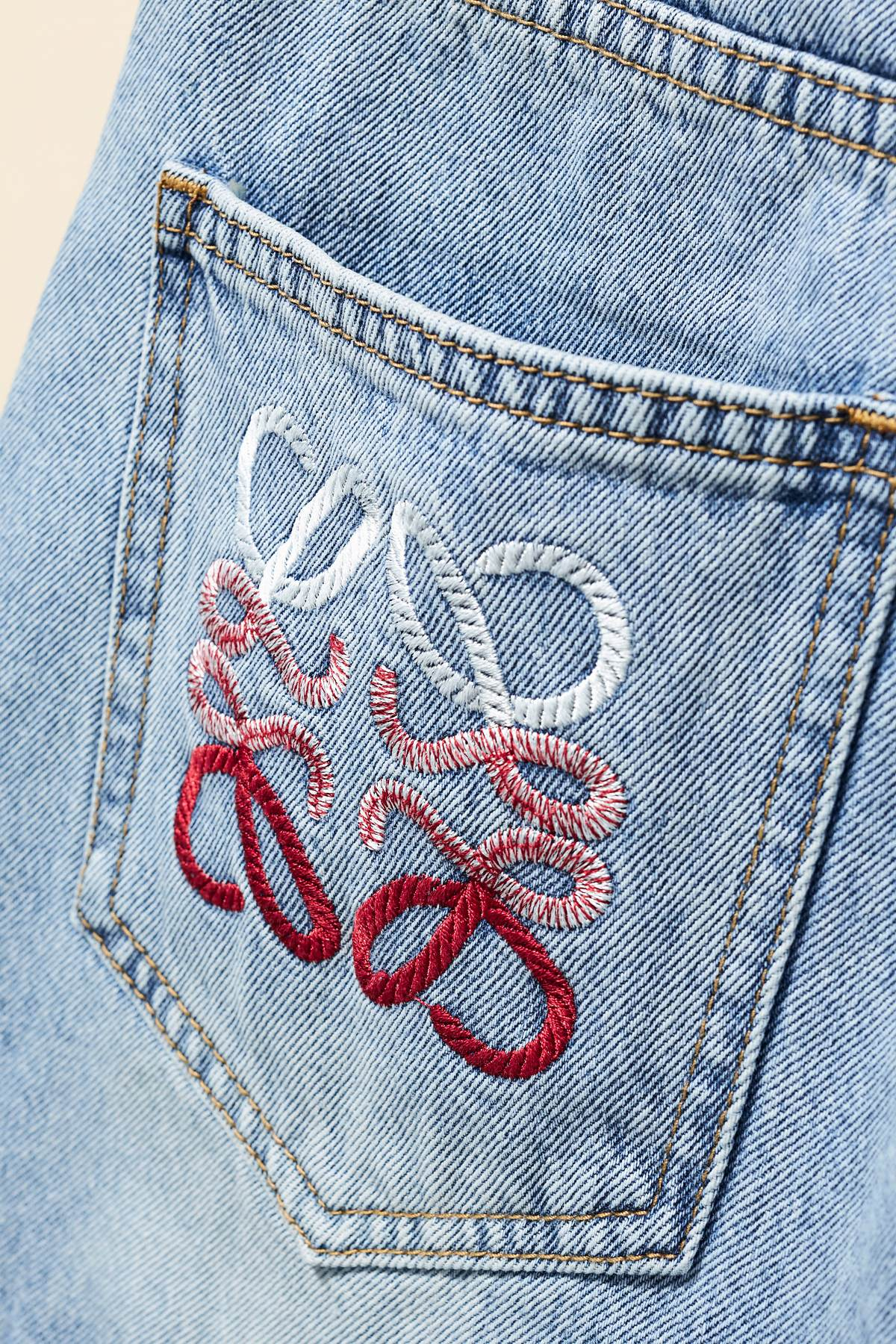 【LOEWE  公式旗艦店】 ロエベ  ジーパン  ご好評に付き再入荷！ 241219