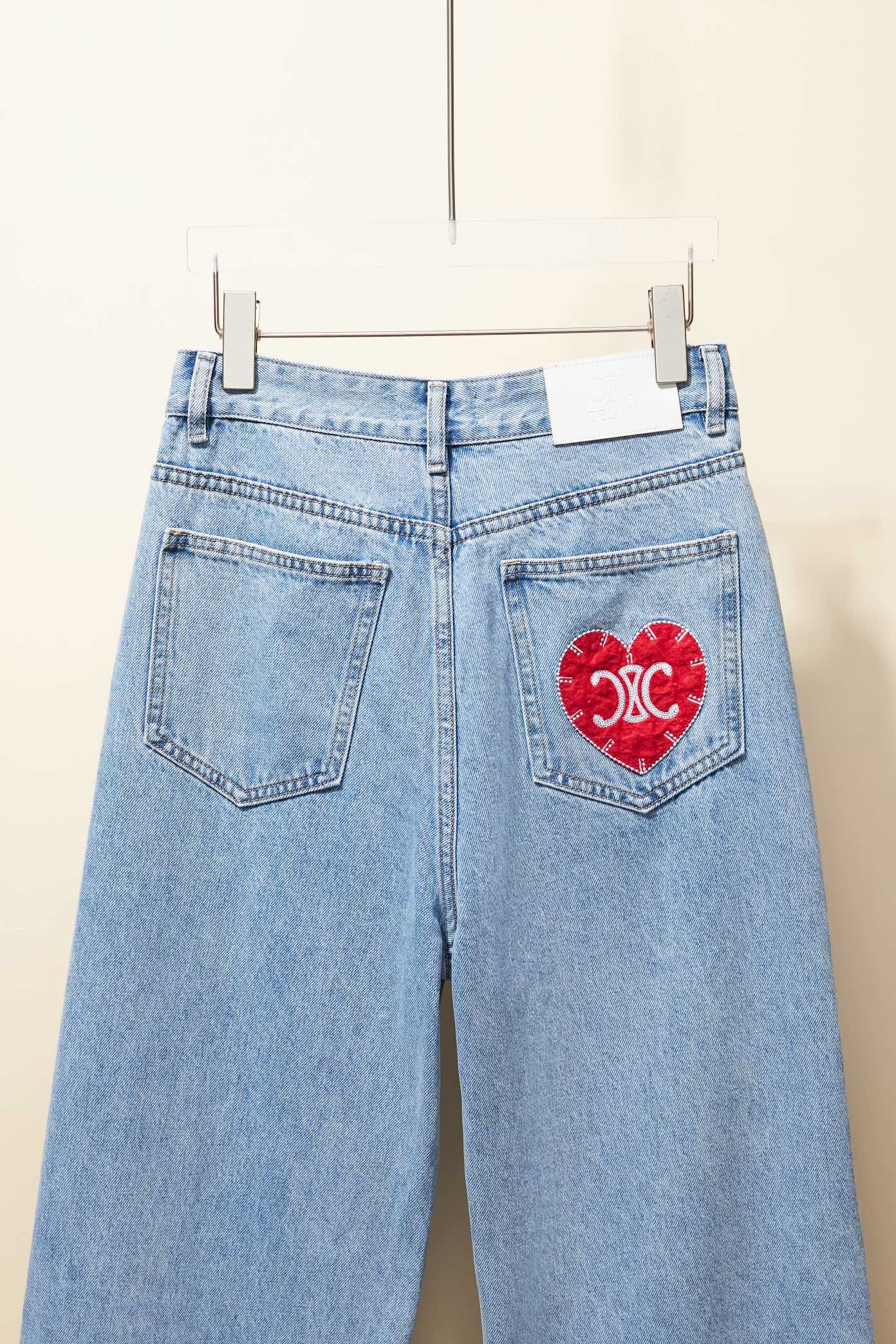 【CELINE  公式旗艦店】セリーヌ  ジーパン  ご好評に付き再入荷！ 241219