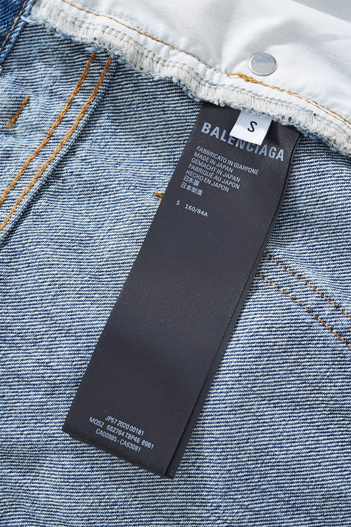 【BALENCIAGA   公式旗艦店】 バレンシアガ  ジーパン  ご好評に付き再入荷！ 241219