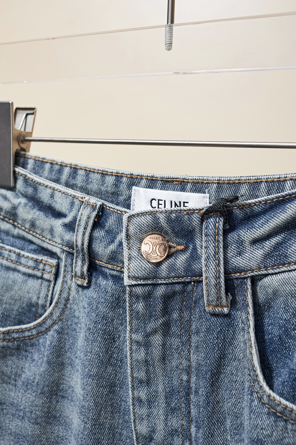 【CELINE  公式旗艦店】セリーヌ  ジーパン  ご好評に付き再入荷！ 241219