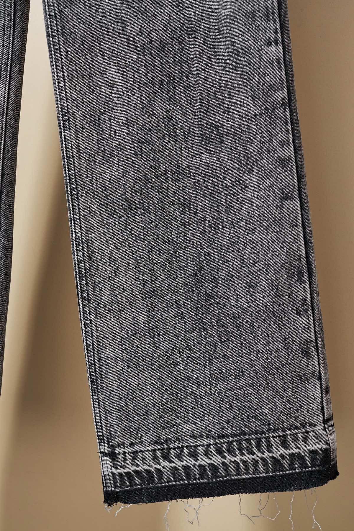 【LOEWE  公式旗艦店】 ロエベ  ジーパン  ご好評に付き再入荷！ 241219