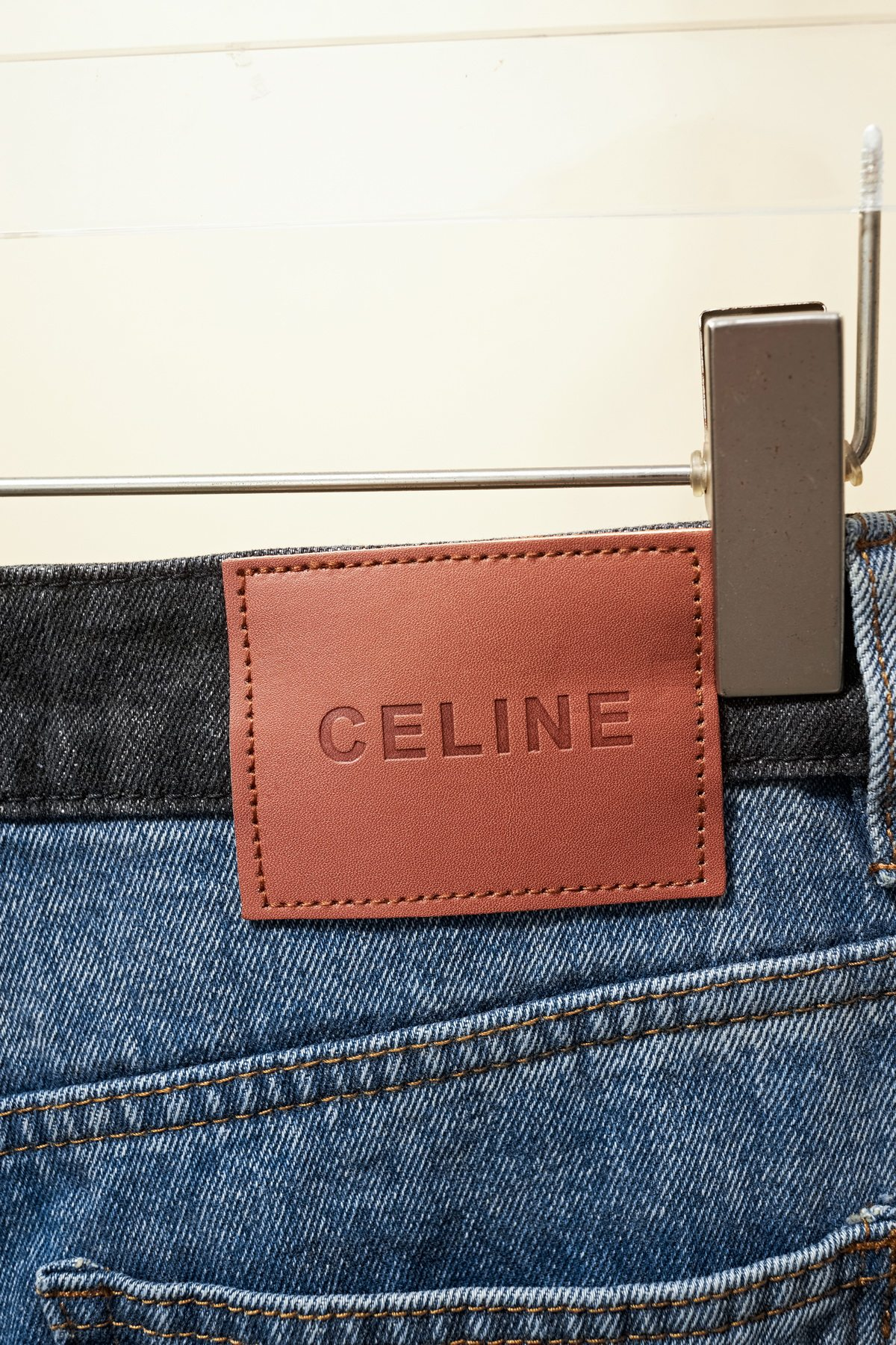【CELINE  公式旗艦店】セリーヌ  ジーパン  ご好評に付き再入荷！ 241219